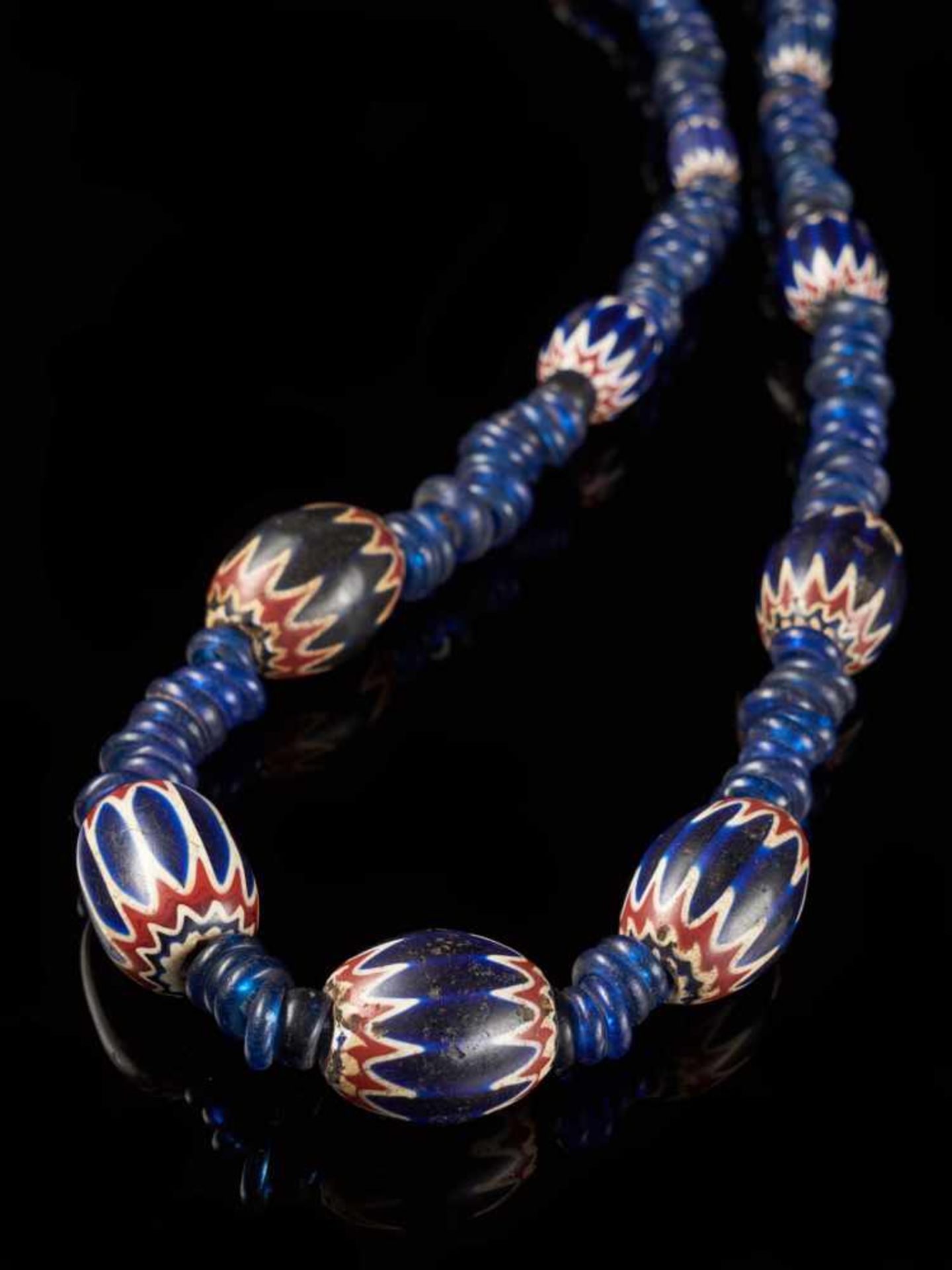 Traditional Bamileke 7 Layer Chevron Trade Bead Necklace - Tribal ArtChevrons beads are made by a - Bild 2 aus 4