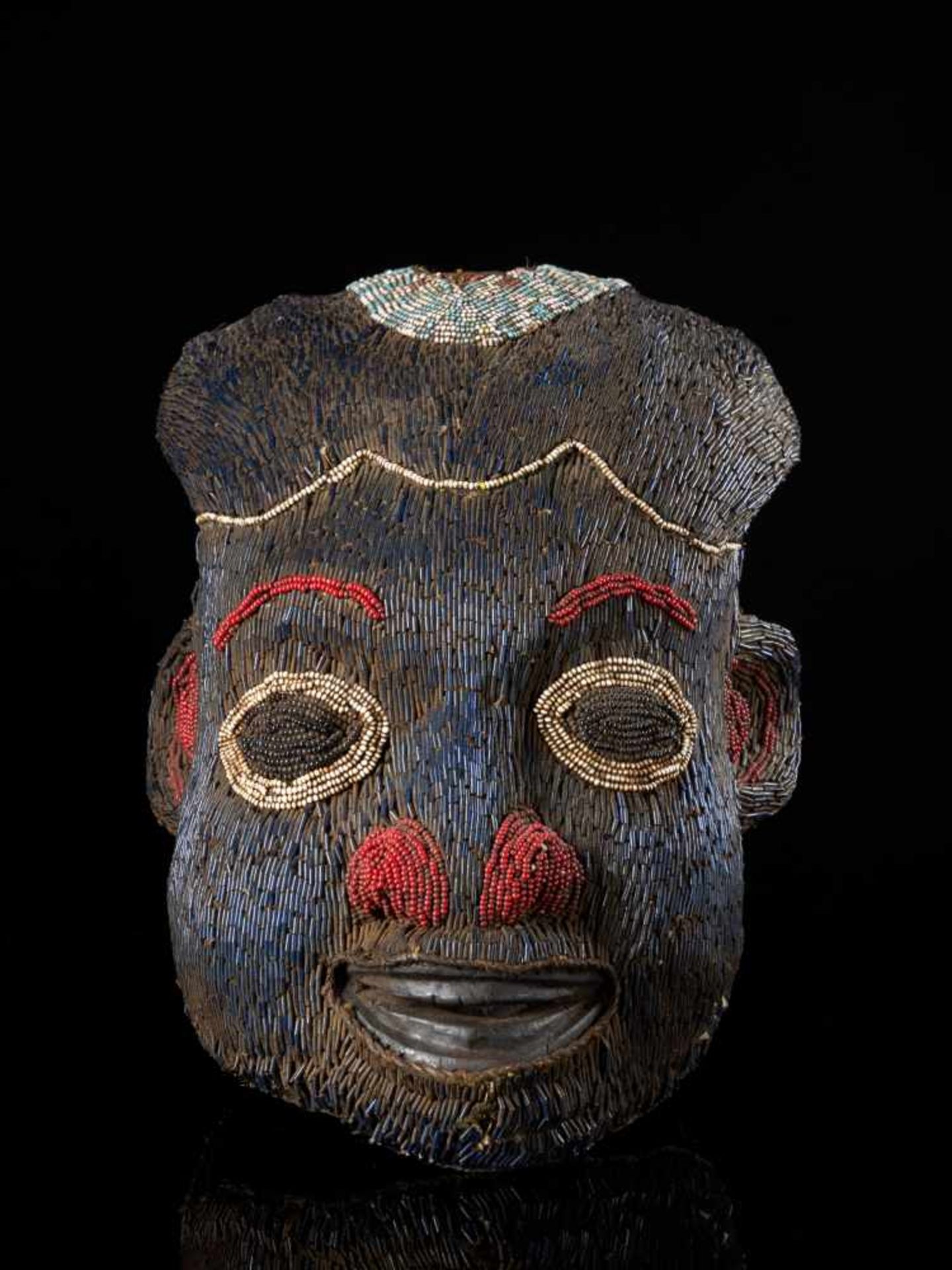 Beaded Helmet Mask Blue-Wooden Mouth - Tribal ArtThis characterful beaded blue mask has been - Bild 6 aus 6