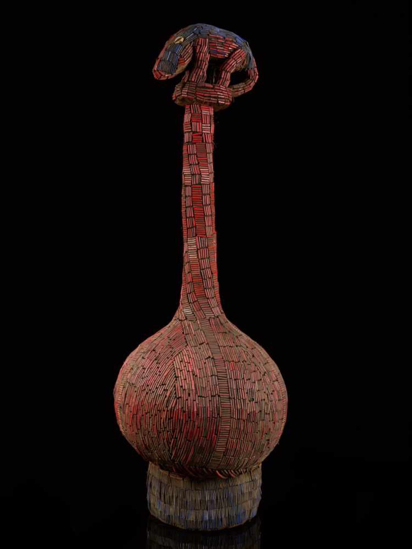 Beaded Palm Wine Vessel Topped With Animal Figure - Tribal ArtThis piece features a long-necked - Bild 2 aus 9