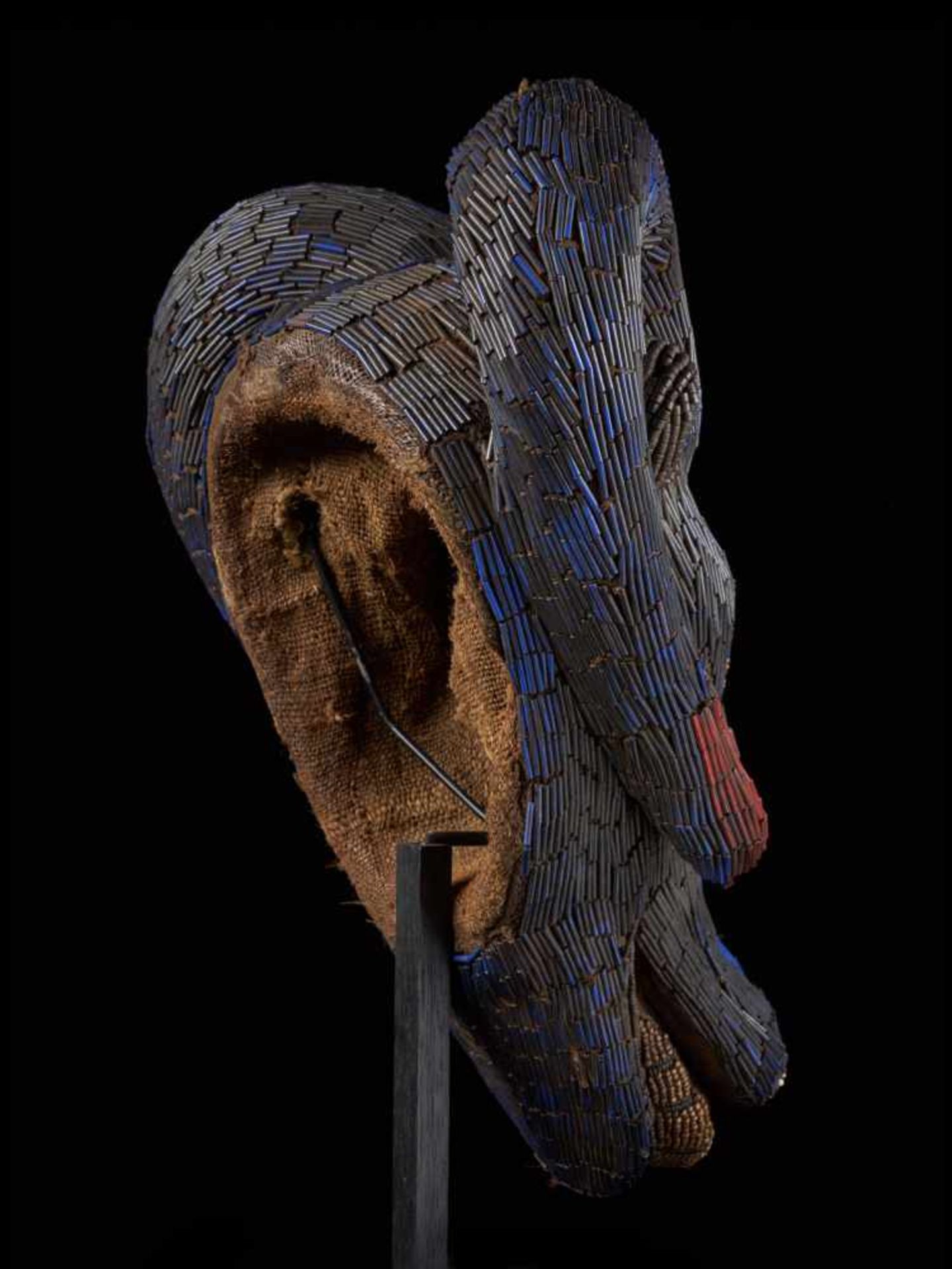 Beaded Blue Buffalo Dancing Group Mask - Tribal ArtA gorgeous blue buffalo mask. The wooden mask - Bild 4 aus 6