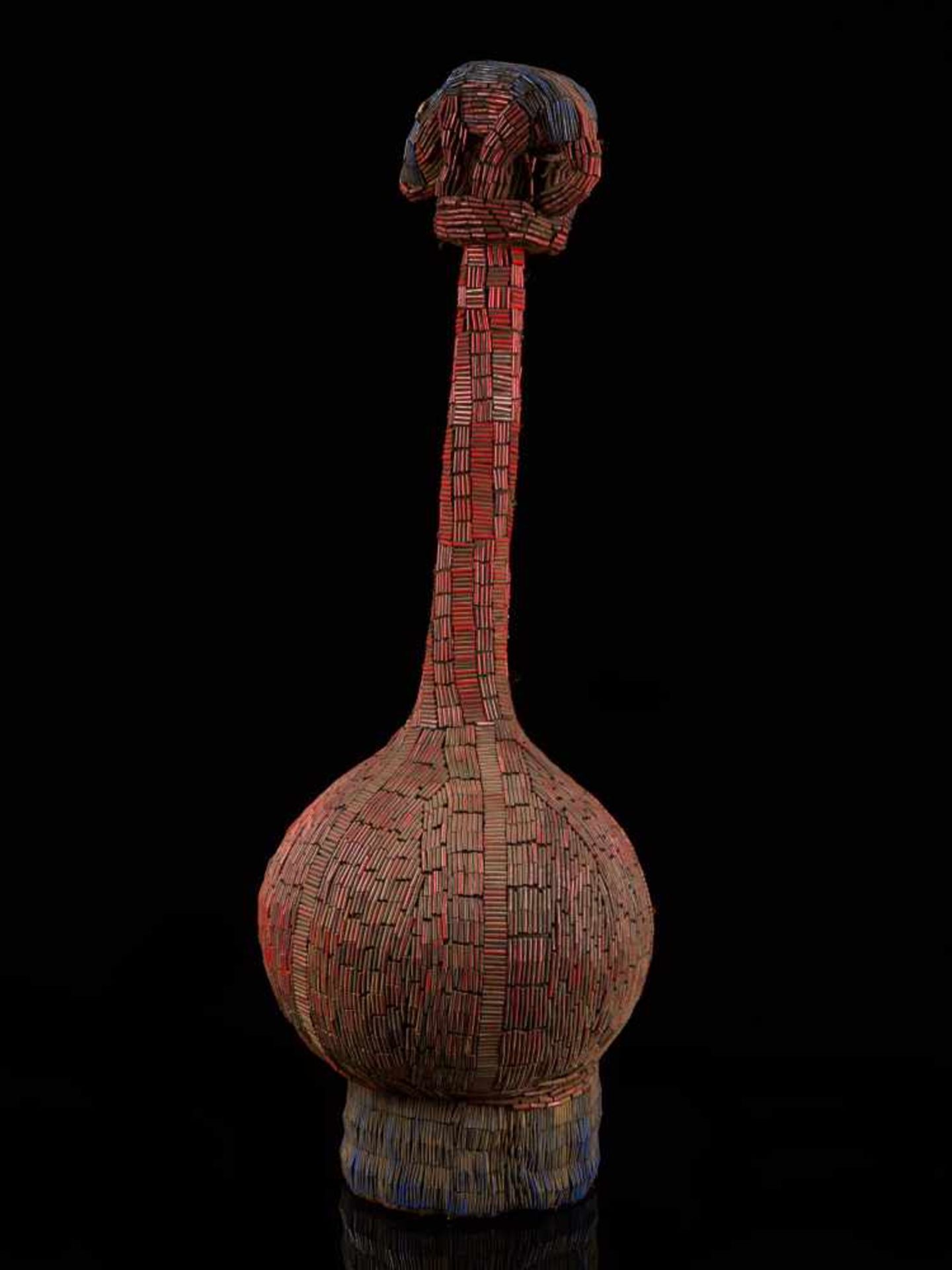Beaded Palm Wine Vessel Topped With Animal Figure - Tribal ArtThis piece features a long-necked - Bild 4 aus 9