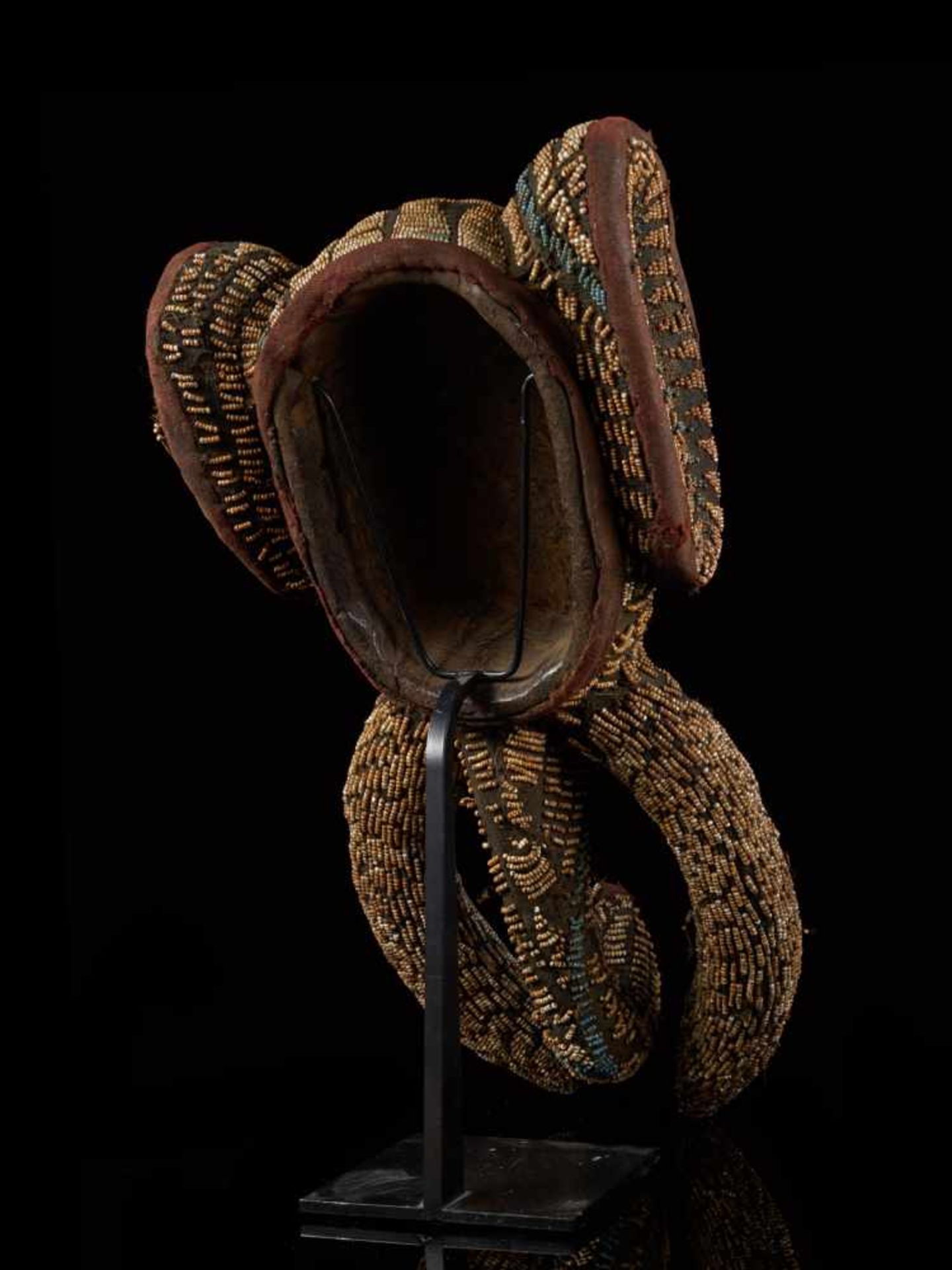 Beaded Small Elephant Mask - Tribal ArtAn enthralling elephant mask that is decorated with glass - Bild 6 aus 7