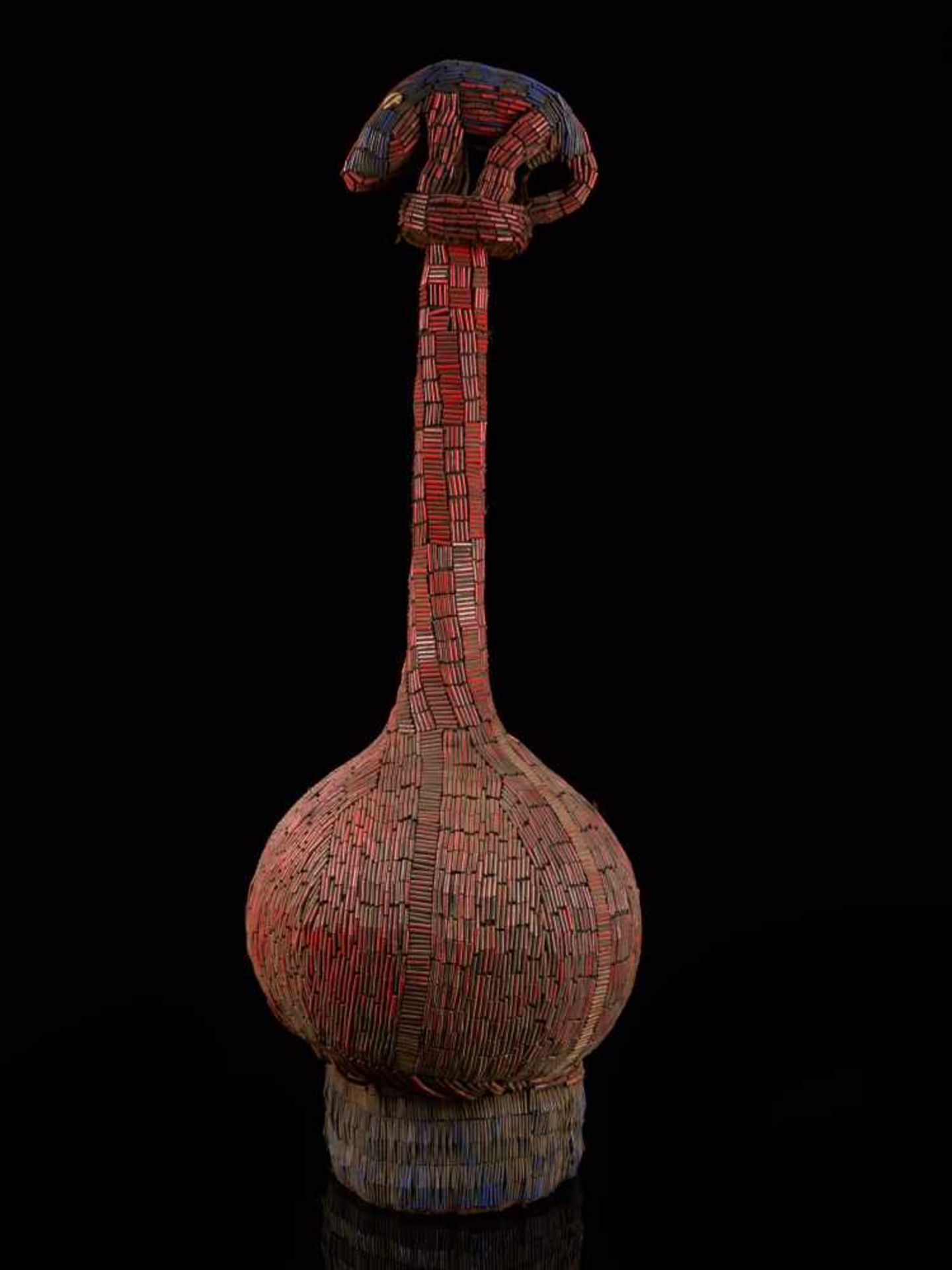 Beaded Palm Wine Vessel Topped With Animal Figure - Tribal ArtThis piece features a long-necked - Bild 3 aus 9