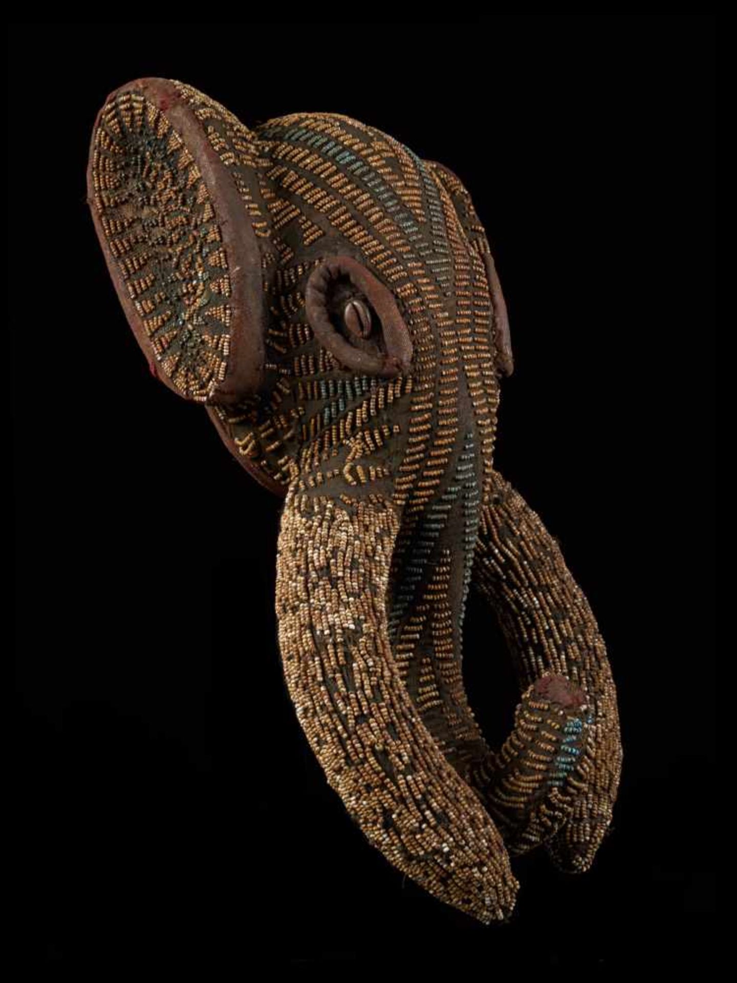Beaded Small Elephant Mask - Tribal ArtAn enthralling elephant mask that is decorated with glass - Bild 4 aus 7