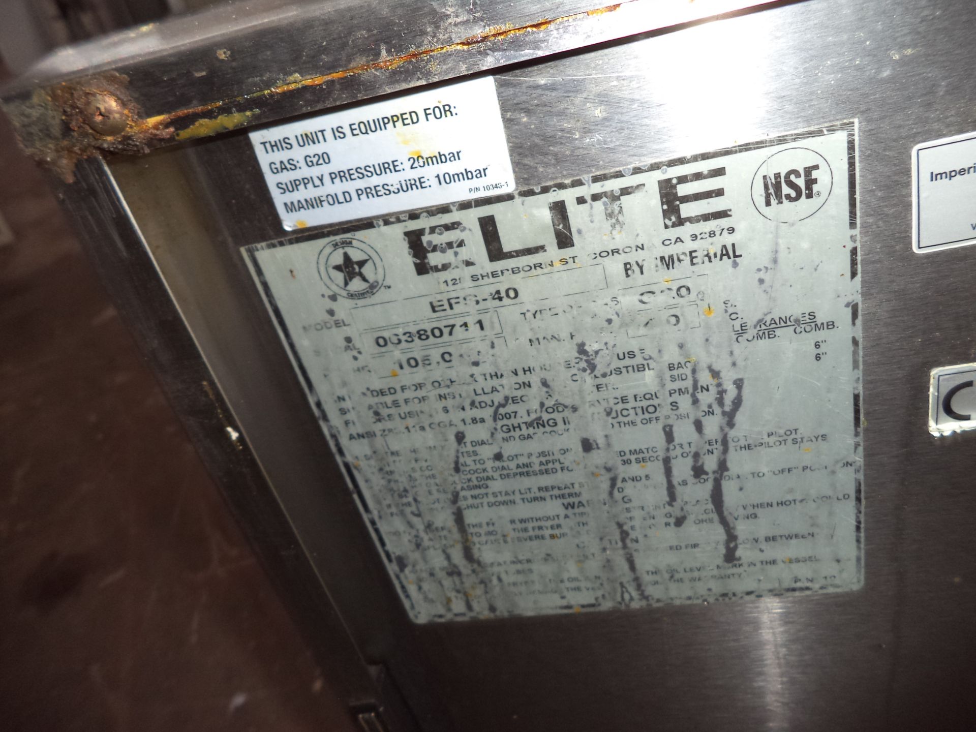 Elite stainless steel floor standing twin deep fat fryer, model EFS40 IMPORTANT: Please remember - Image 3 of 4