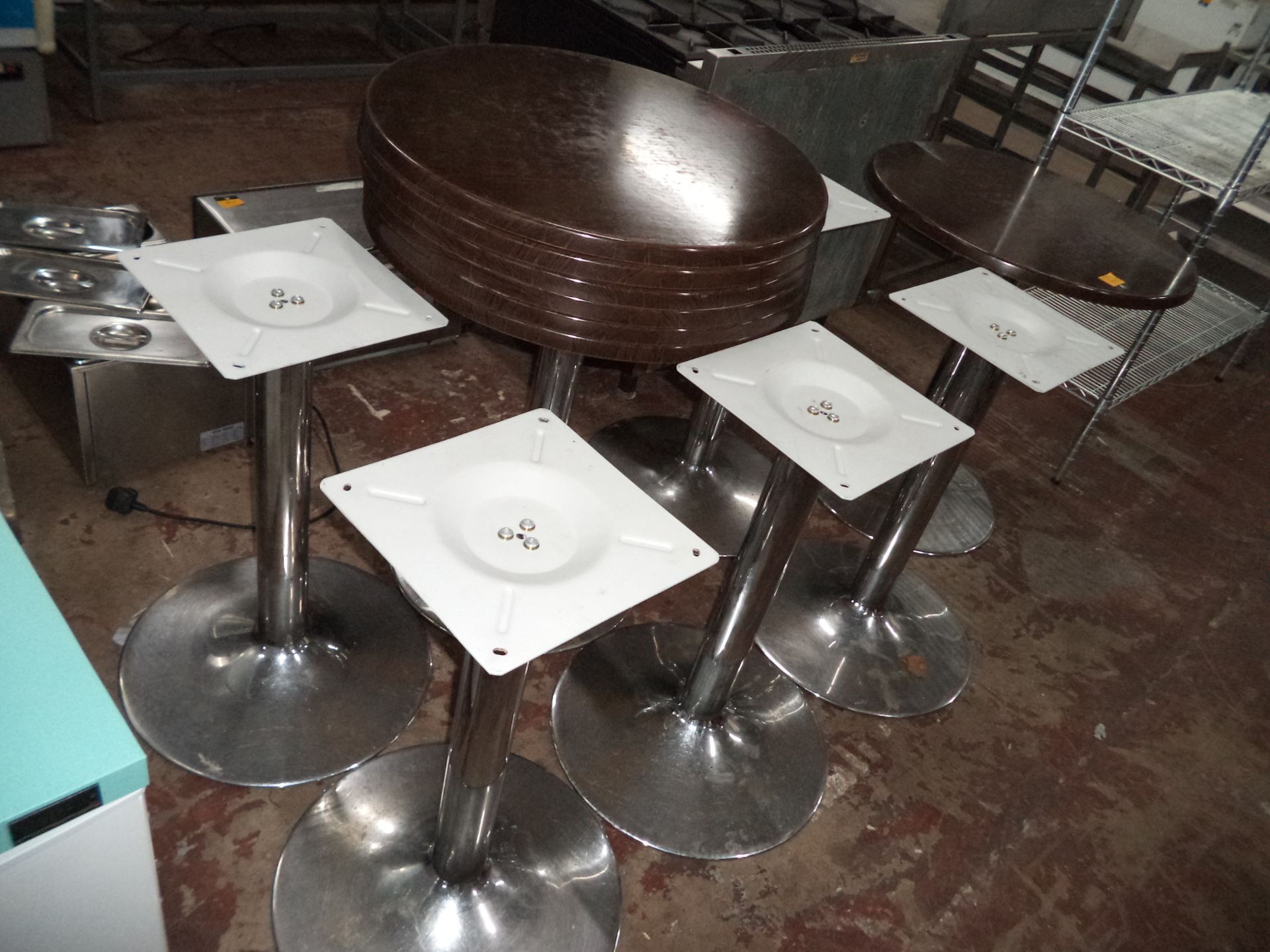 Quantity of formica-style topped brown round tables, diameter 700mm, consisting of 7 pedestals and 7 - Image 2 of 3