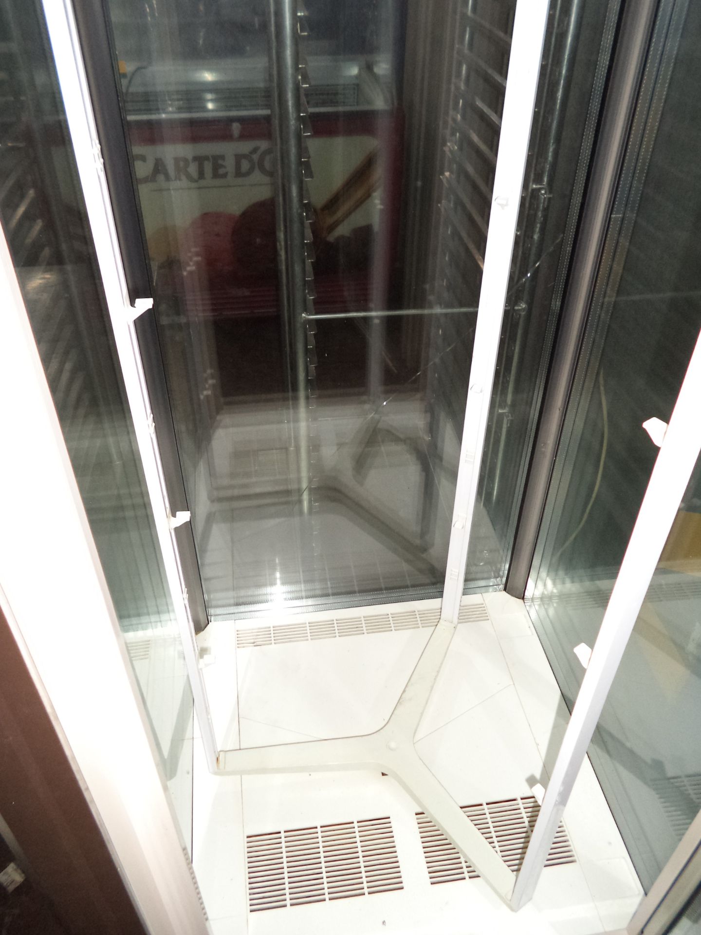 Scaiola large pastry display fridge NB cracked glass to one panel IMPORTANT: Please remember goods - Image 3 of 6