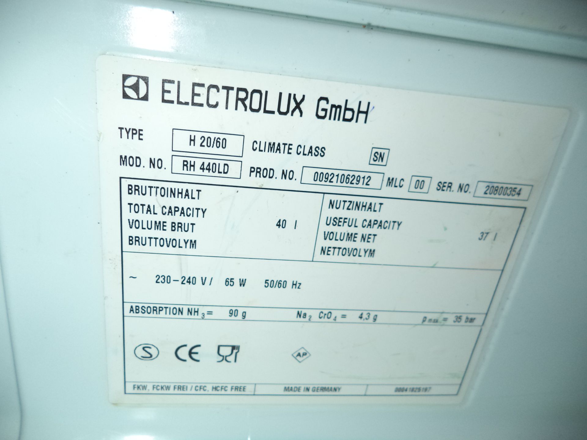 Electrolux Minibar compact fridge IMPORTANT: Please remember goods successfully bid upon must be - Image 3 of 3