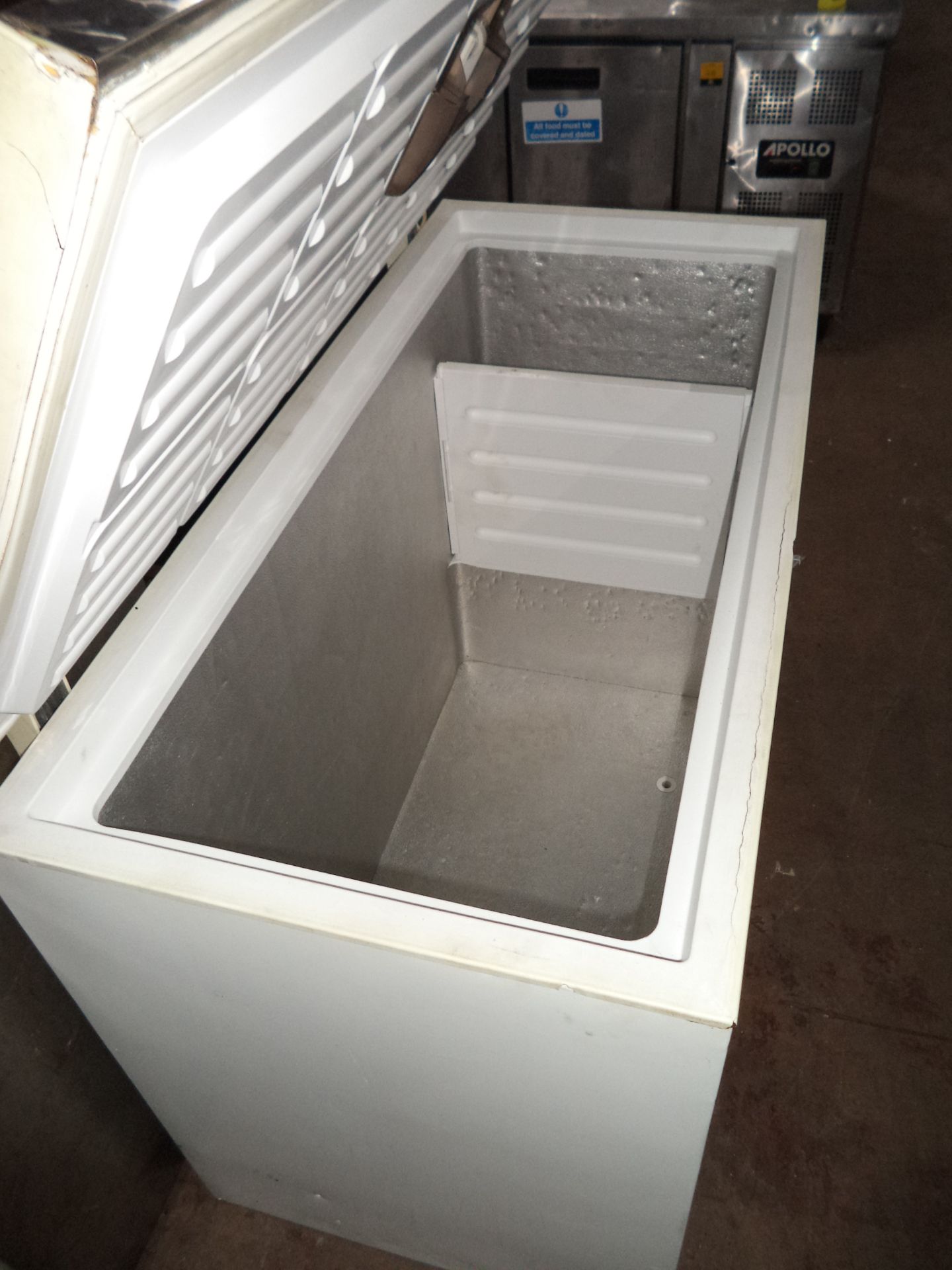 Caravell CM40 chest freezer with stainless steel lid, circa 1300mm wide IMPORTANT: Please remember - Image 3 of 3