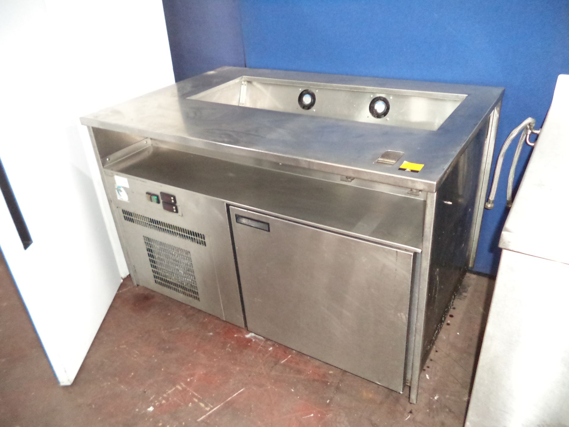 Large stainless steel refrigerated unit, max. dimensions circa 1330mm x 860mm x 920mm IMPORTANT: