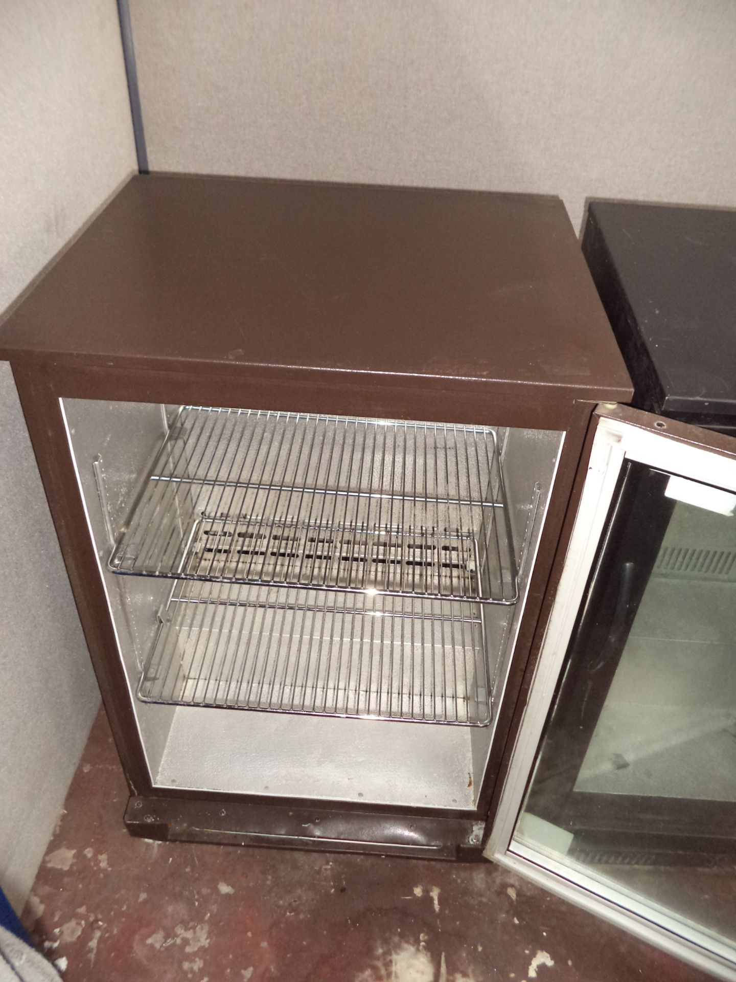 Brown single clear door bottle/bar fridge IMPORTANT: Please remember goods successfully bid upon - Image 2 of 3