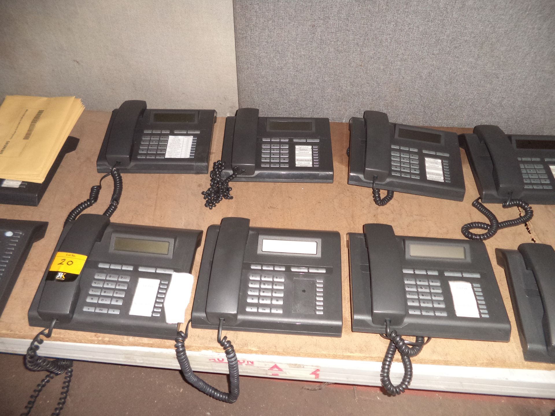 12 off Siemens Open Stage 15HFA telephone handsets, one of which includes additional module model - Image 3 of 6