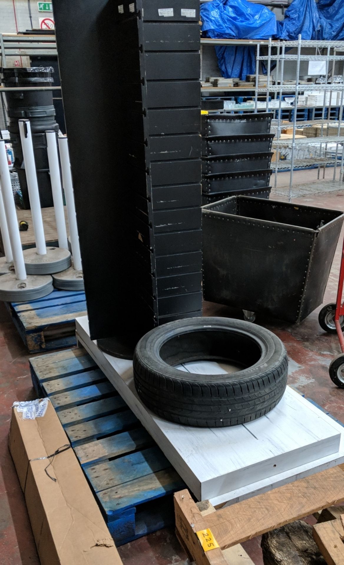 Mixed lot of assorted wooden chocks, plastic & copper pipe, tyre & wooden retail display stands - Image 7 of 7