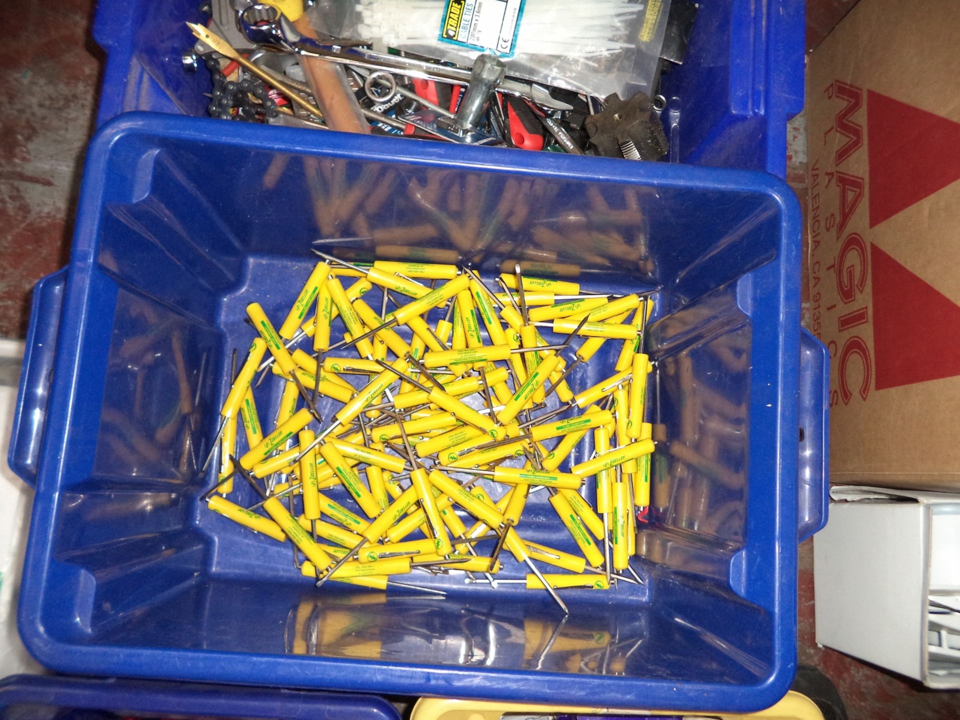 The contents of 4 crates of assorted fixings, magnetic screwdrivers, hand tools & more IMPORTANT: - Image 3 of 4