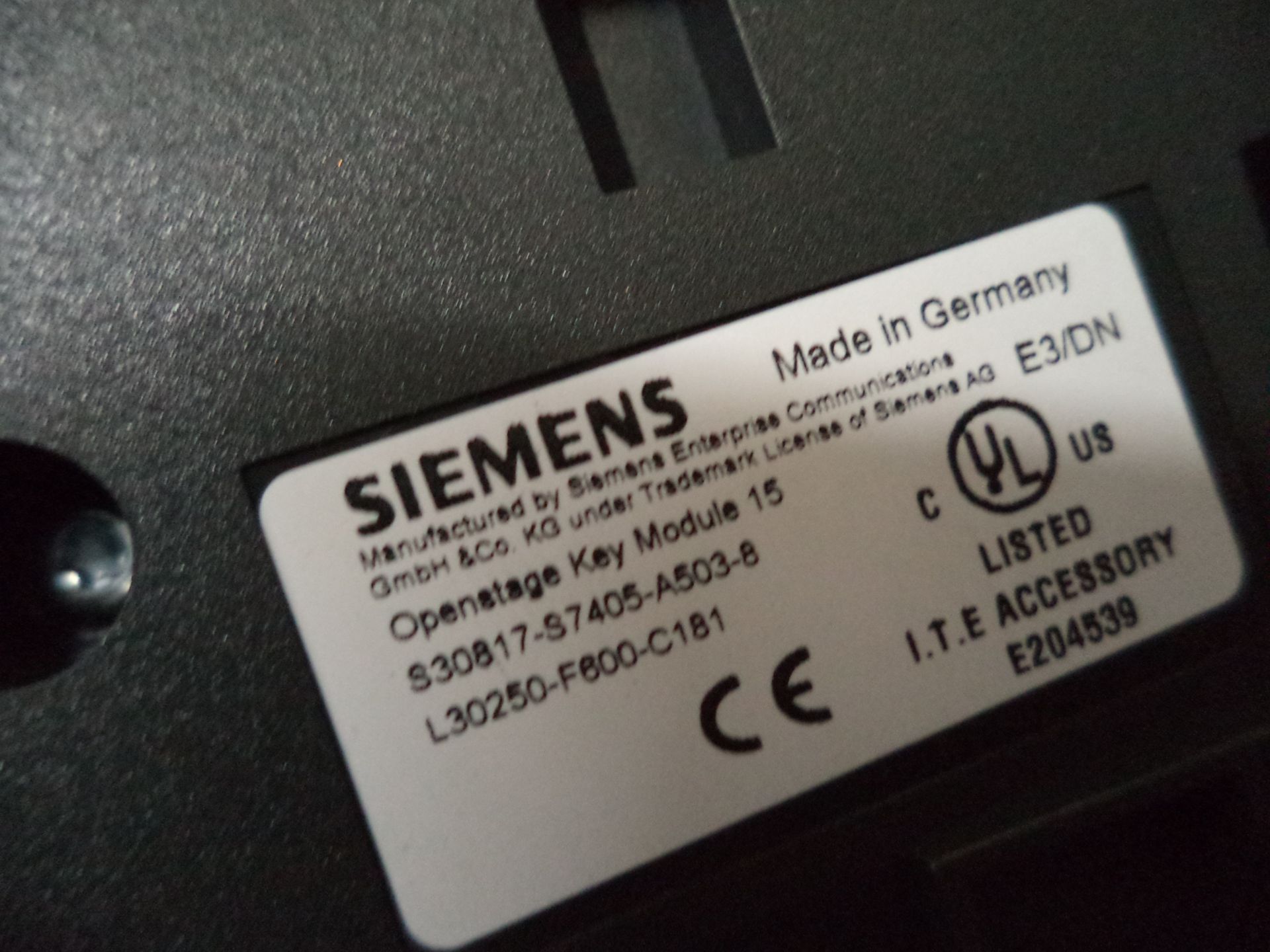 12 off Siemens Open Stage 15HFA telephone handsets, one of which includes additional module model - Image 6 of 6