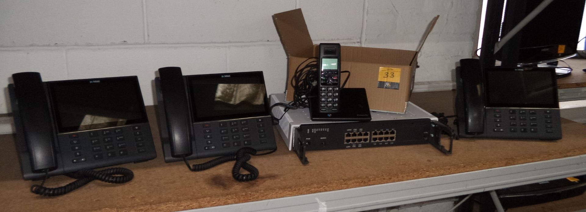 Mitel 430 telephone system comprising Mitel 415 rack mountable telephone system plus 3 off Mitel - Image 5 of 8