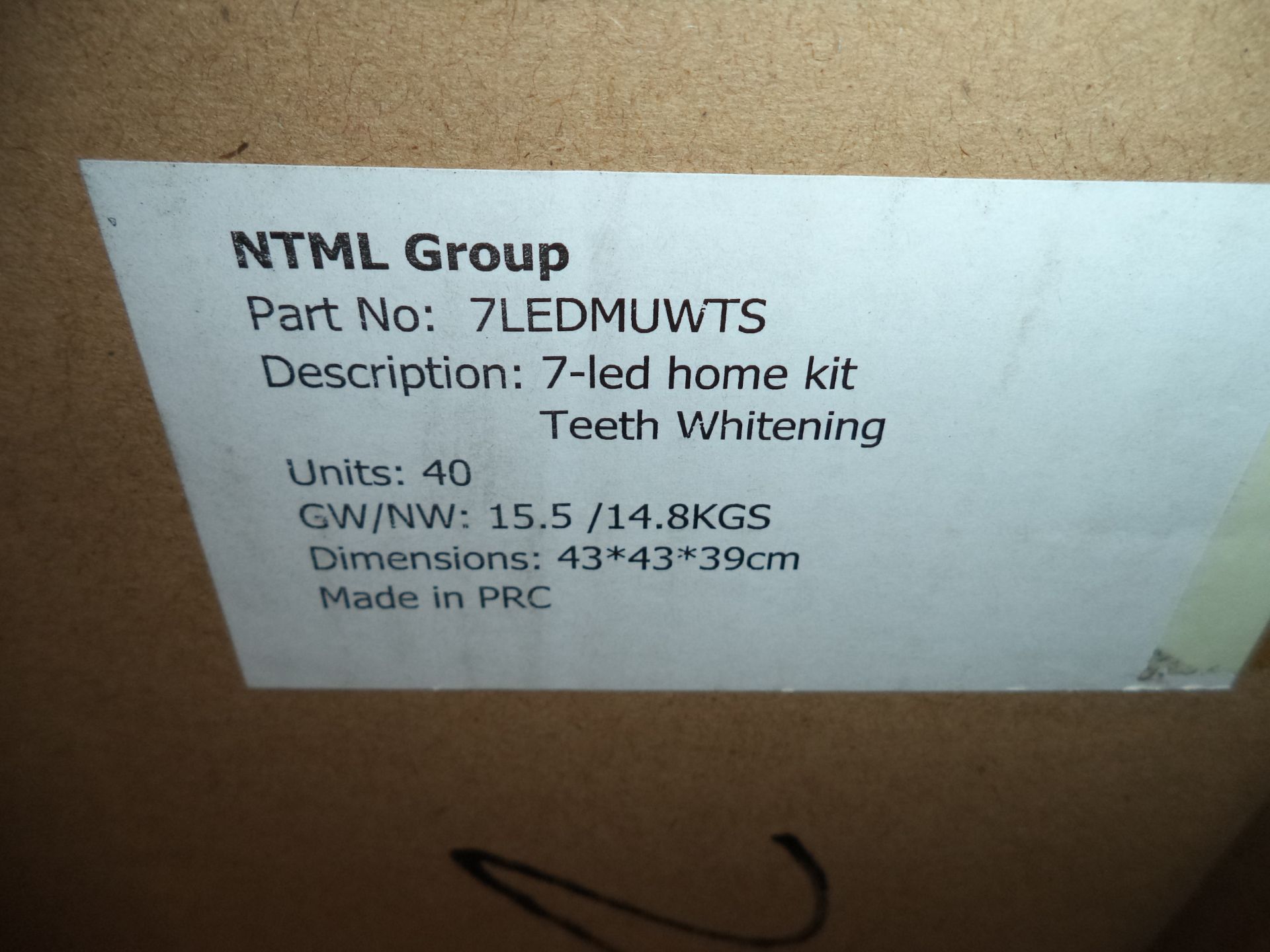 40 off (one large carton) Unique Whites teeth whitening kits, each in a retail display box with - Image 2 of 9