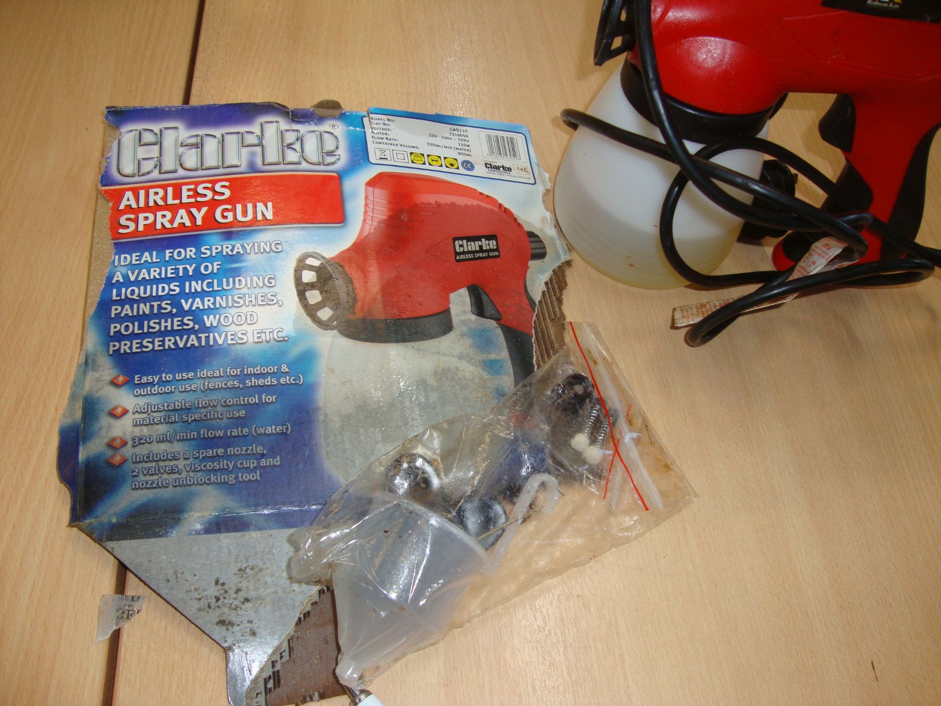 Clarke airless spray gun model CAS110 IMPORTANT: Please remember goods successfully bid upon must be - Image 3 of 5