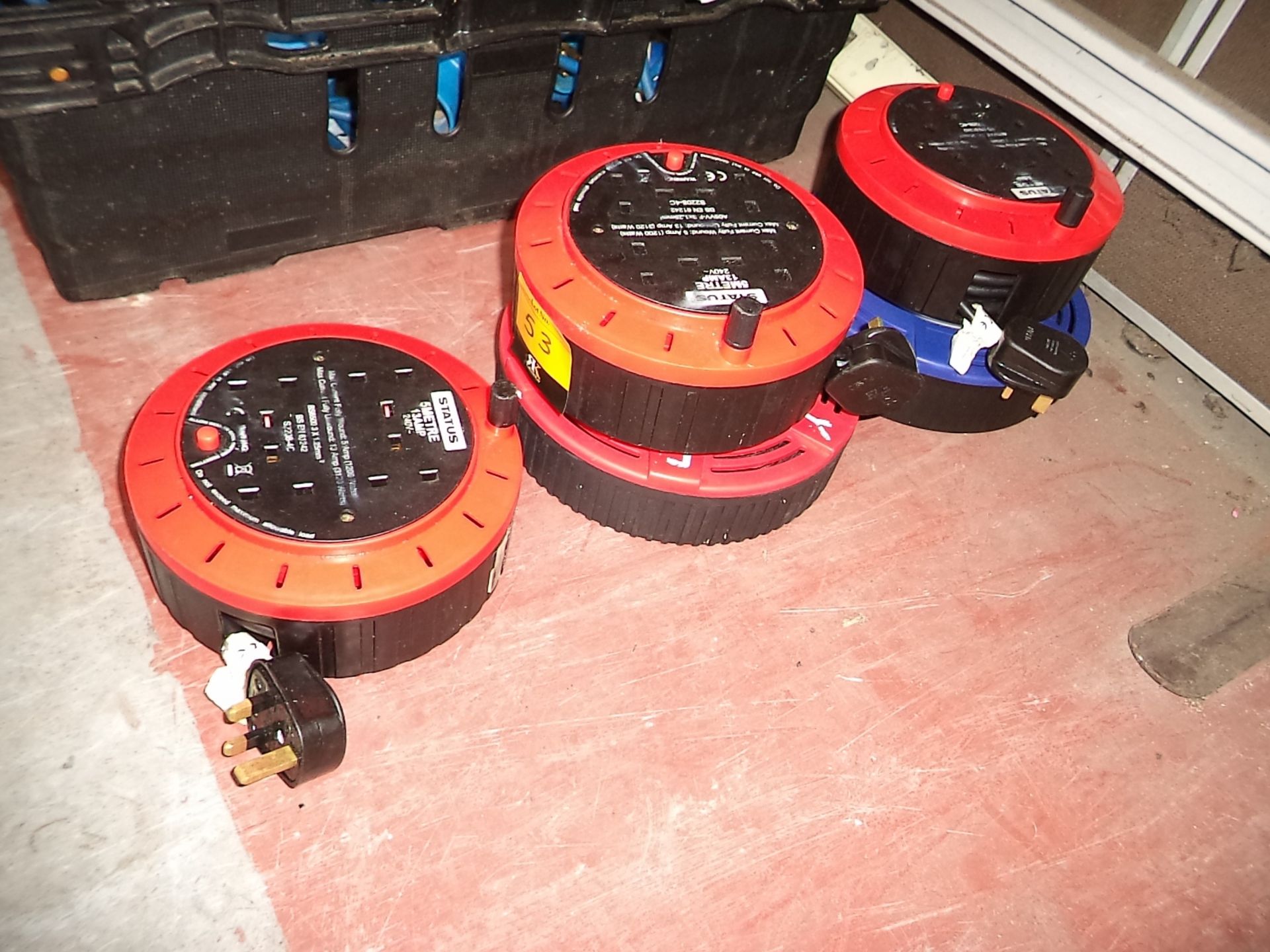 5 off assorted 5 & 10m electrical extension reels IMPORTANT: Please remember goods successfully - Image 2 of 2