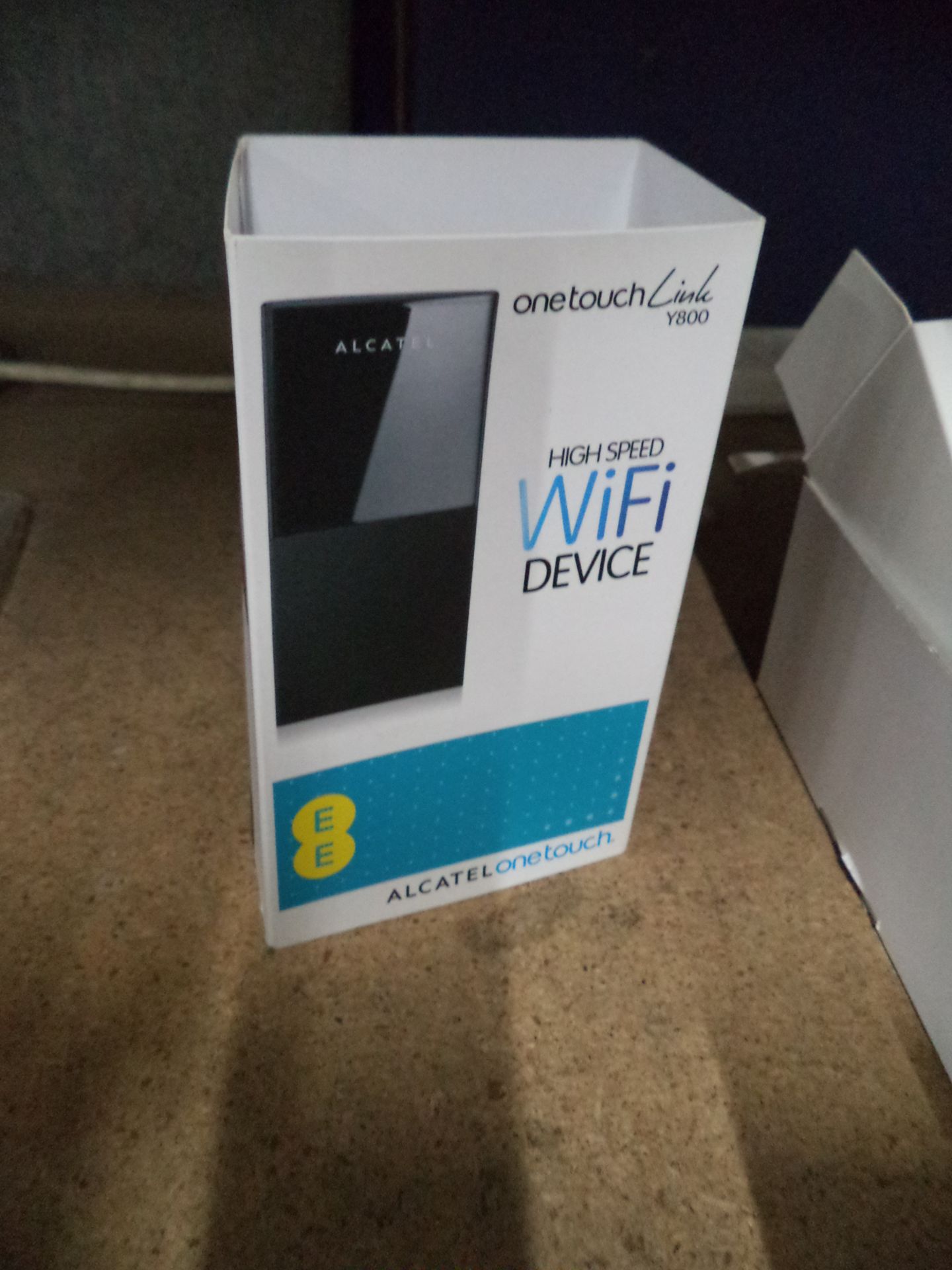 Alcatel One Touch Link Y800 wi-fi device including dock & box IMPORTANT: Please remember goods - Image 2 of 3