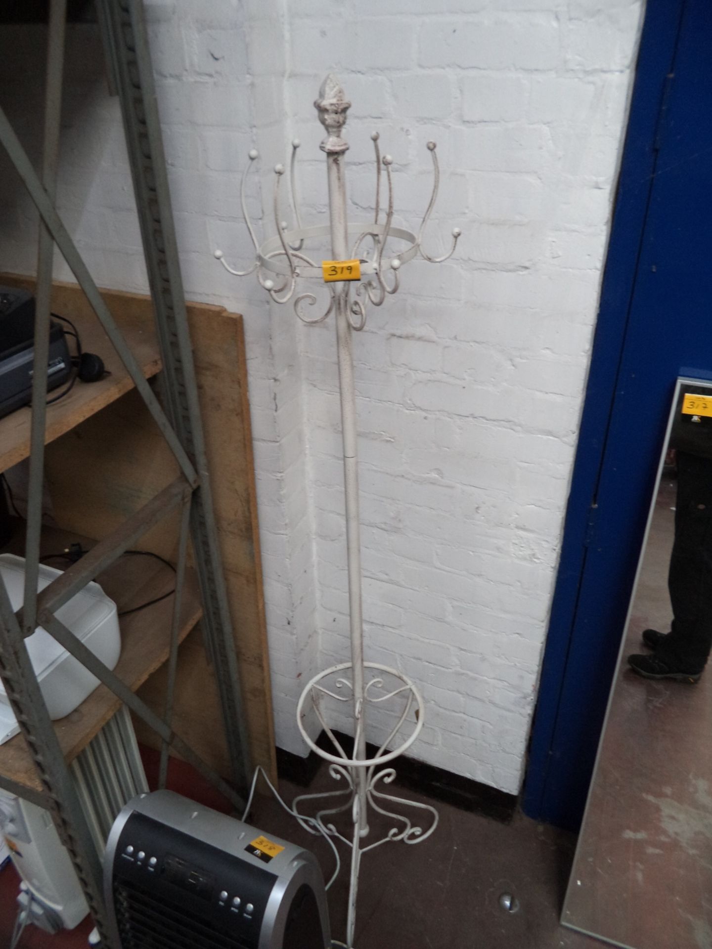 Antique style metal coat rack/umbrella stand IMPORTANT: Please remember goods successfully bid - Image 2 of 2