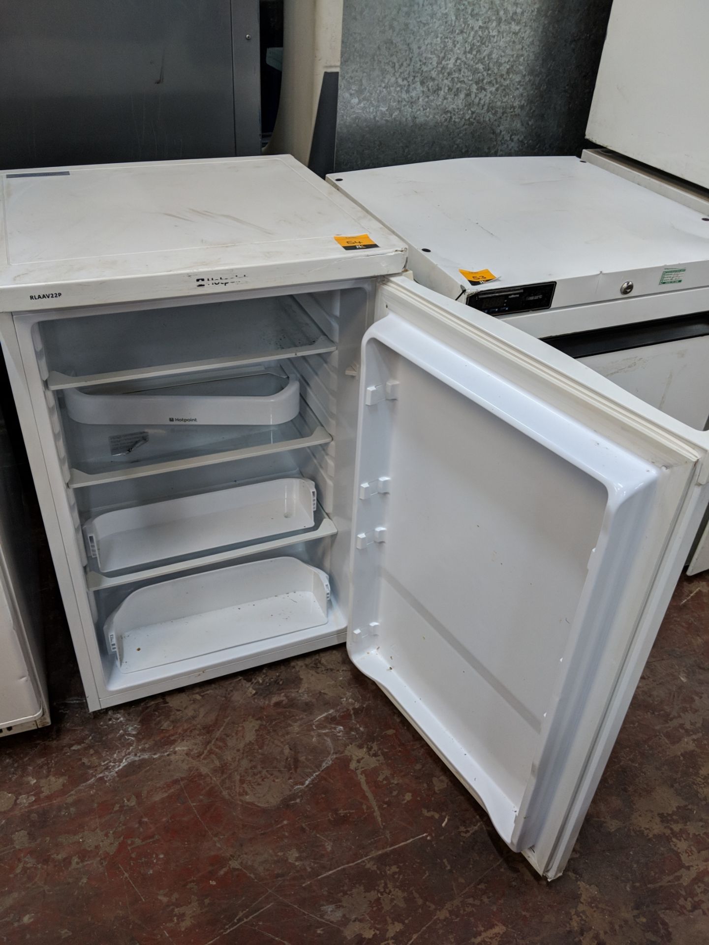 Hotpoint under counter fridge IMPORTANT: Please remember goods successfully bid upon must be paid - Image 2 of 2