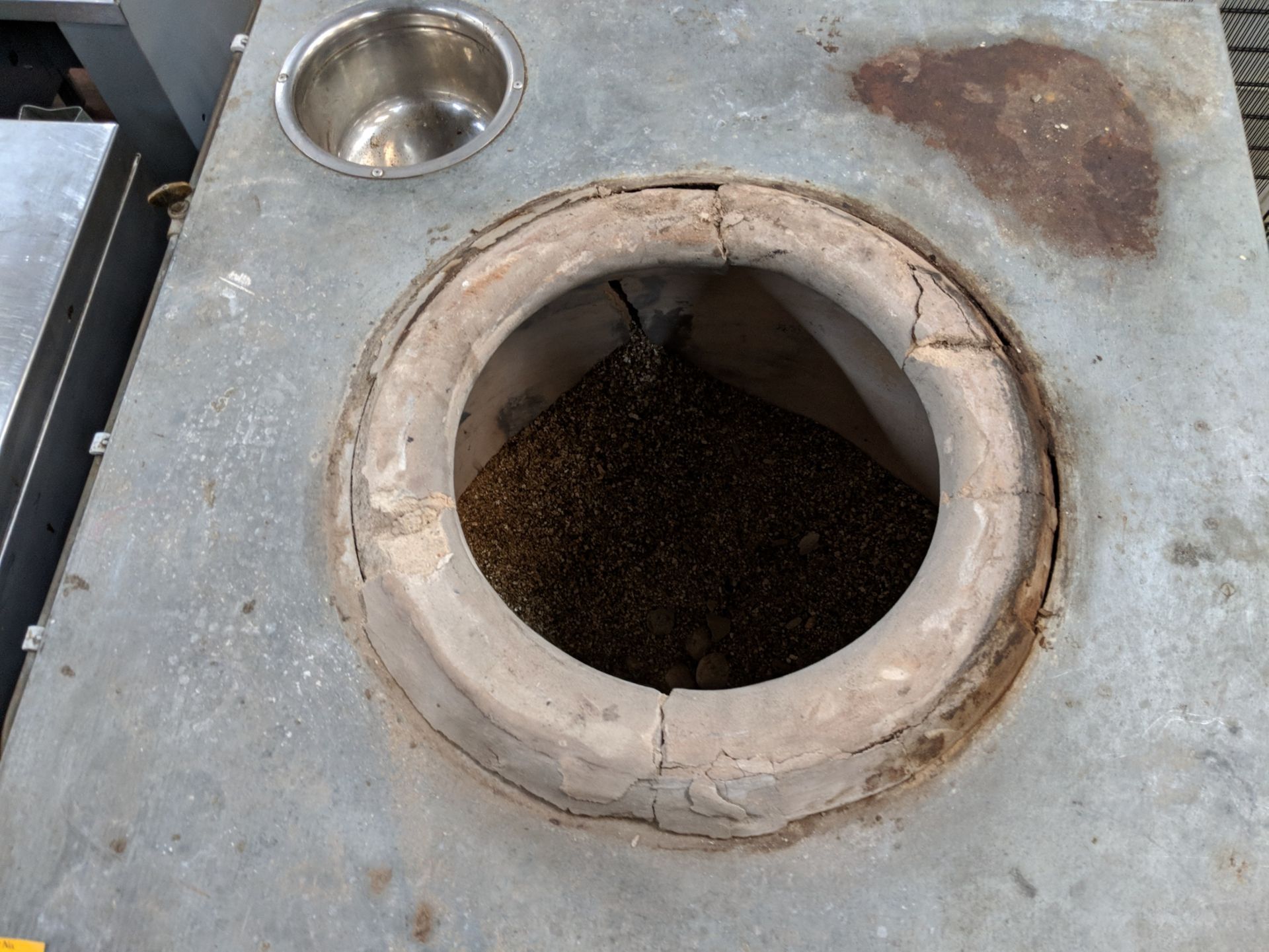 Tandoor oven IMPORTANT: Please remember goods successfully bid upon must be paid for and collected - Image 3 of 4