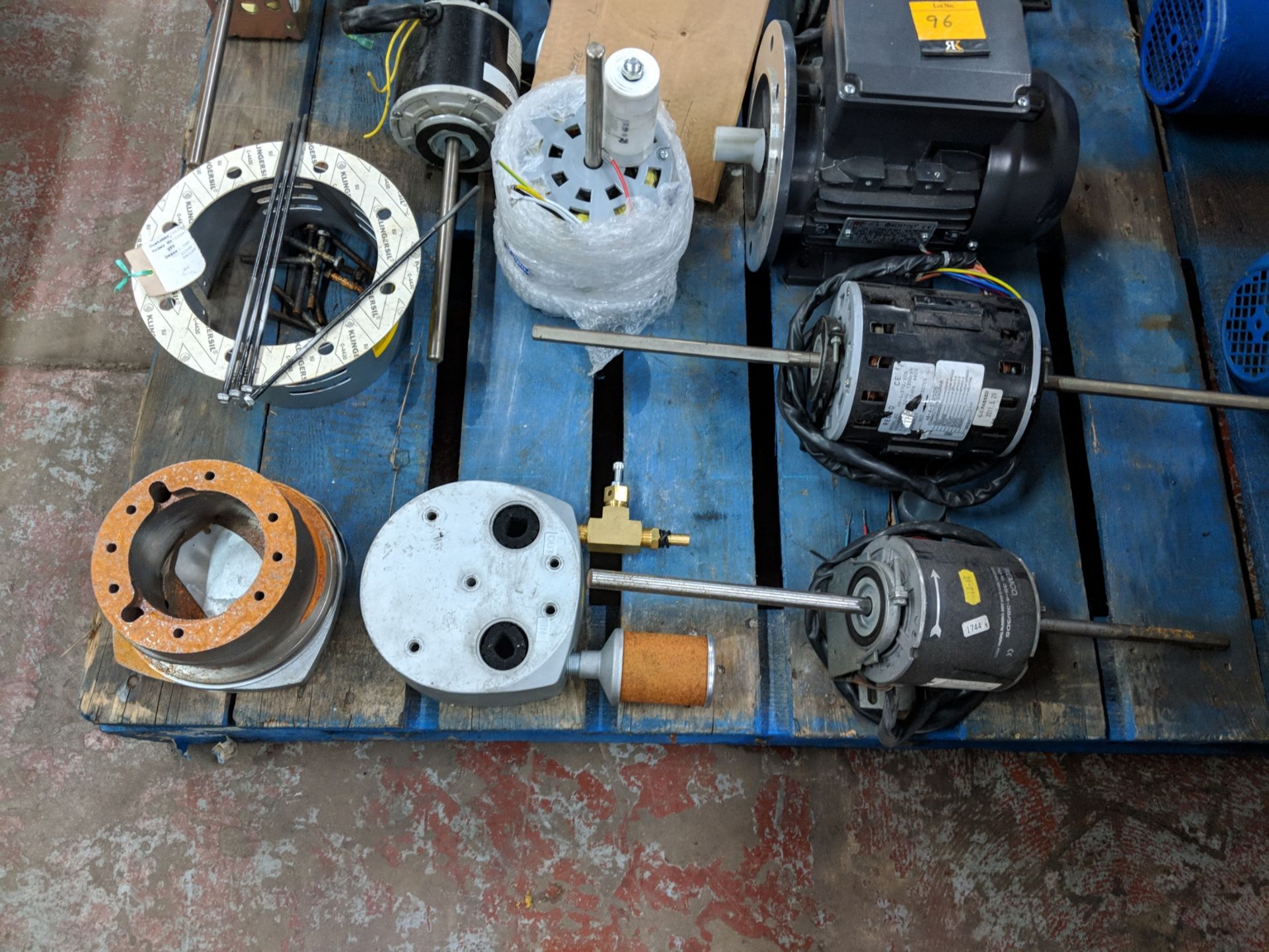 The contents of a pallet of assorted industrial motors Lots 96 - 155 consist of the total assets - Image 2 of 8