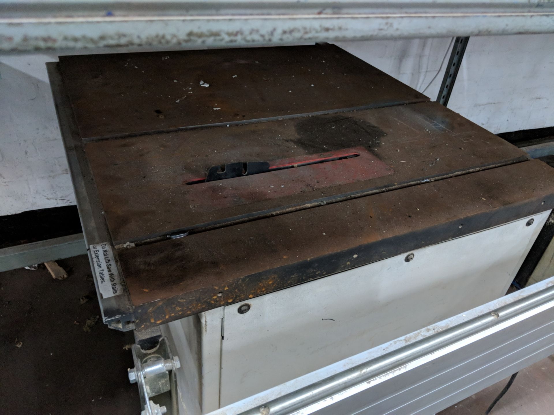 10" table saw MJ2325C IMPORTANT: Please remember goods successfully bid upon must be paid for and - Image 2 of 7