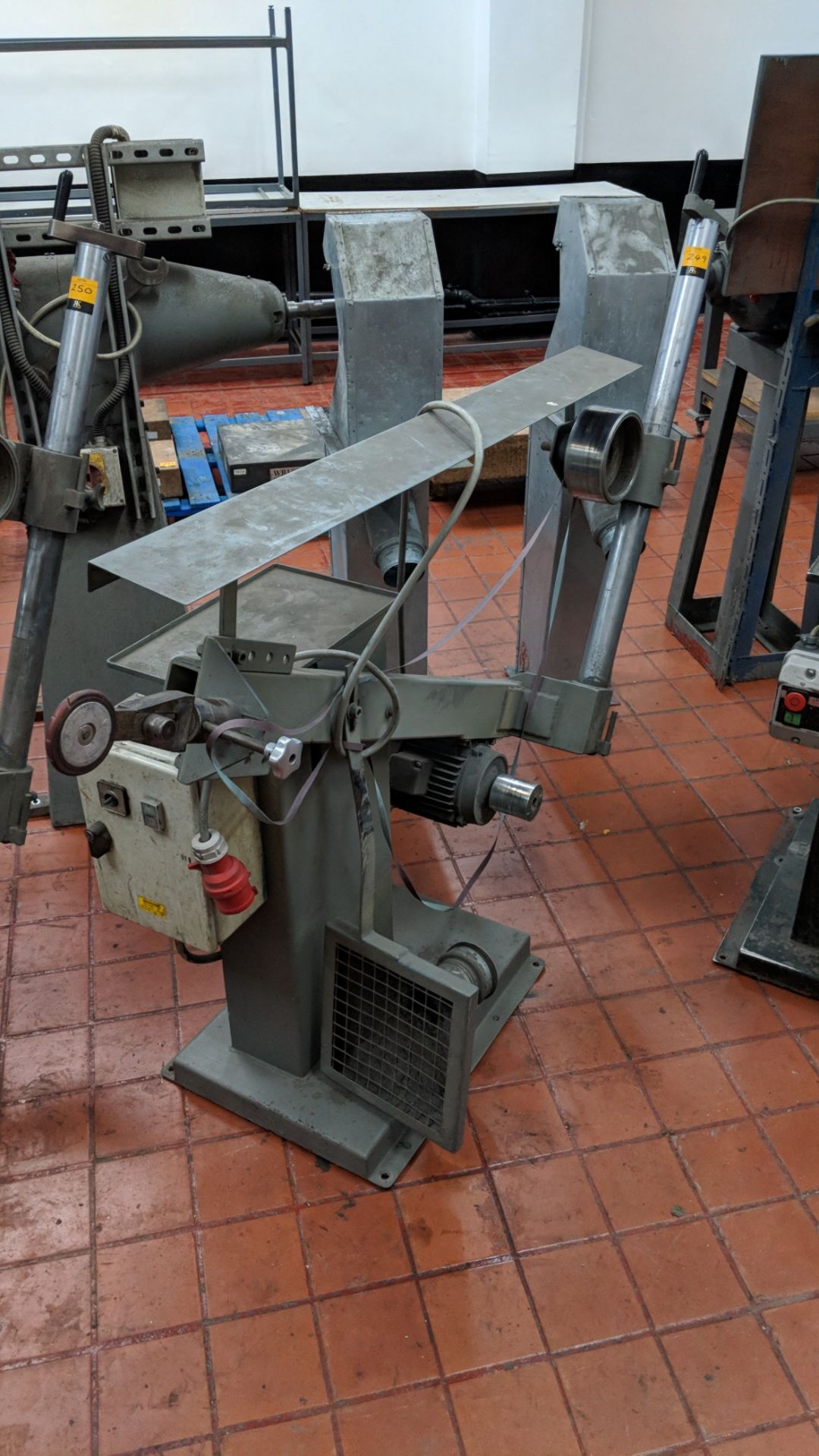 Floorstanding large belt polisher/linisher system This is one of a number of lots from C & C