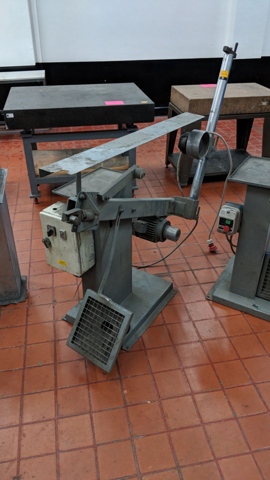 Floorstanding large belt polisher/linisher system This is one of a number of lots from C & C