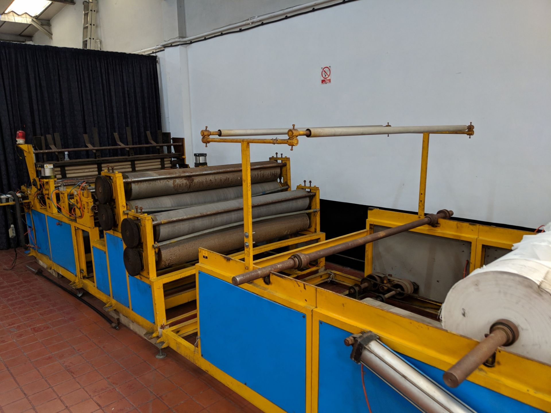 Large toilet tissue manufacturing machine comprising several modular components which as pictured - Image 15 of 19