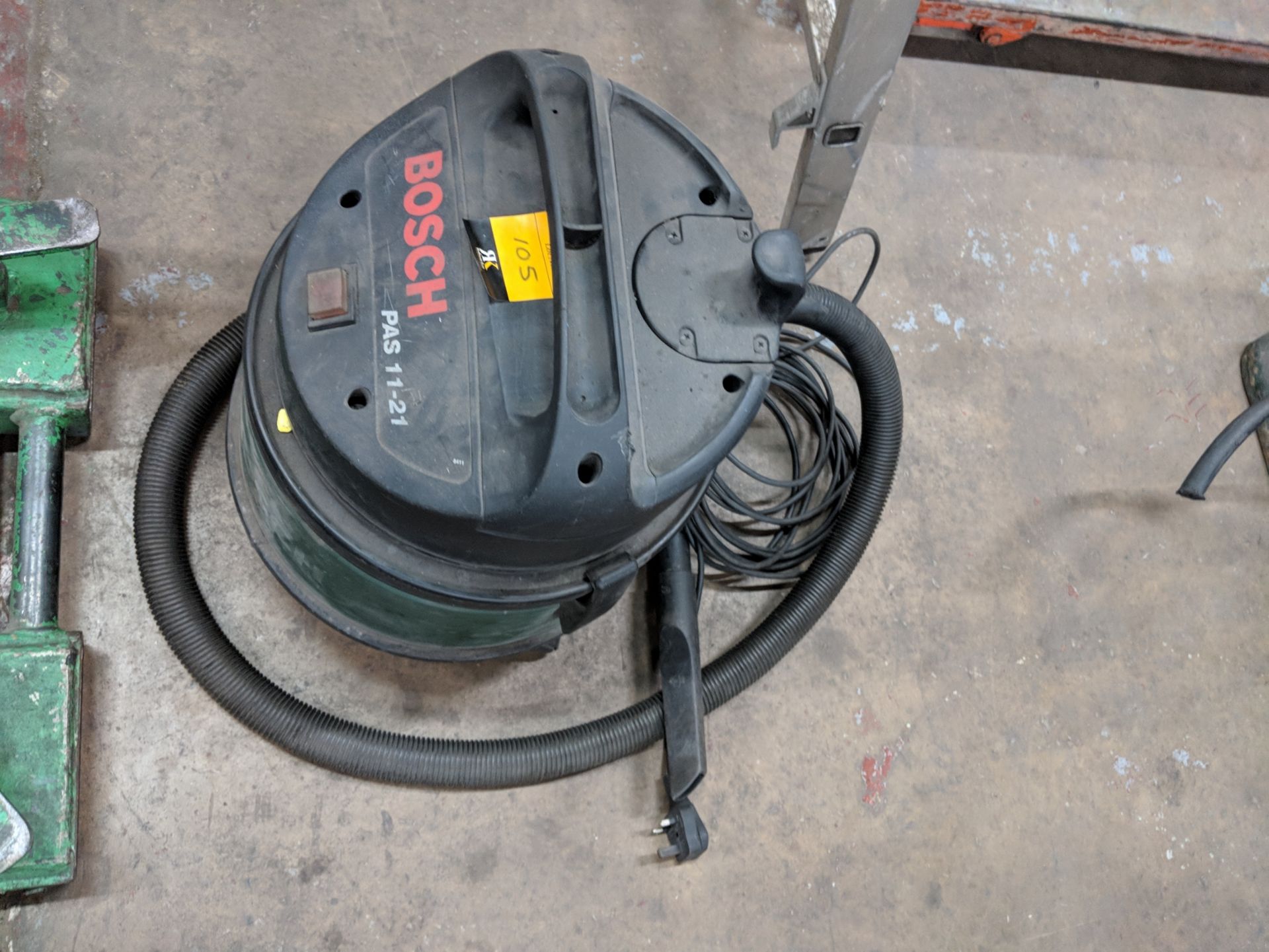 Bosch model PAS11-21 industrial vacuum cleanerLots 96 - 155 consist of the total assets from an - Image 2 of 3