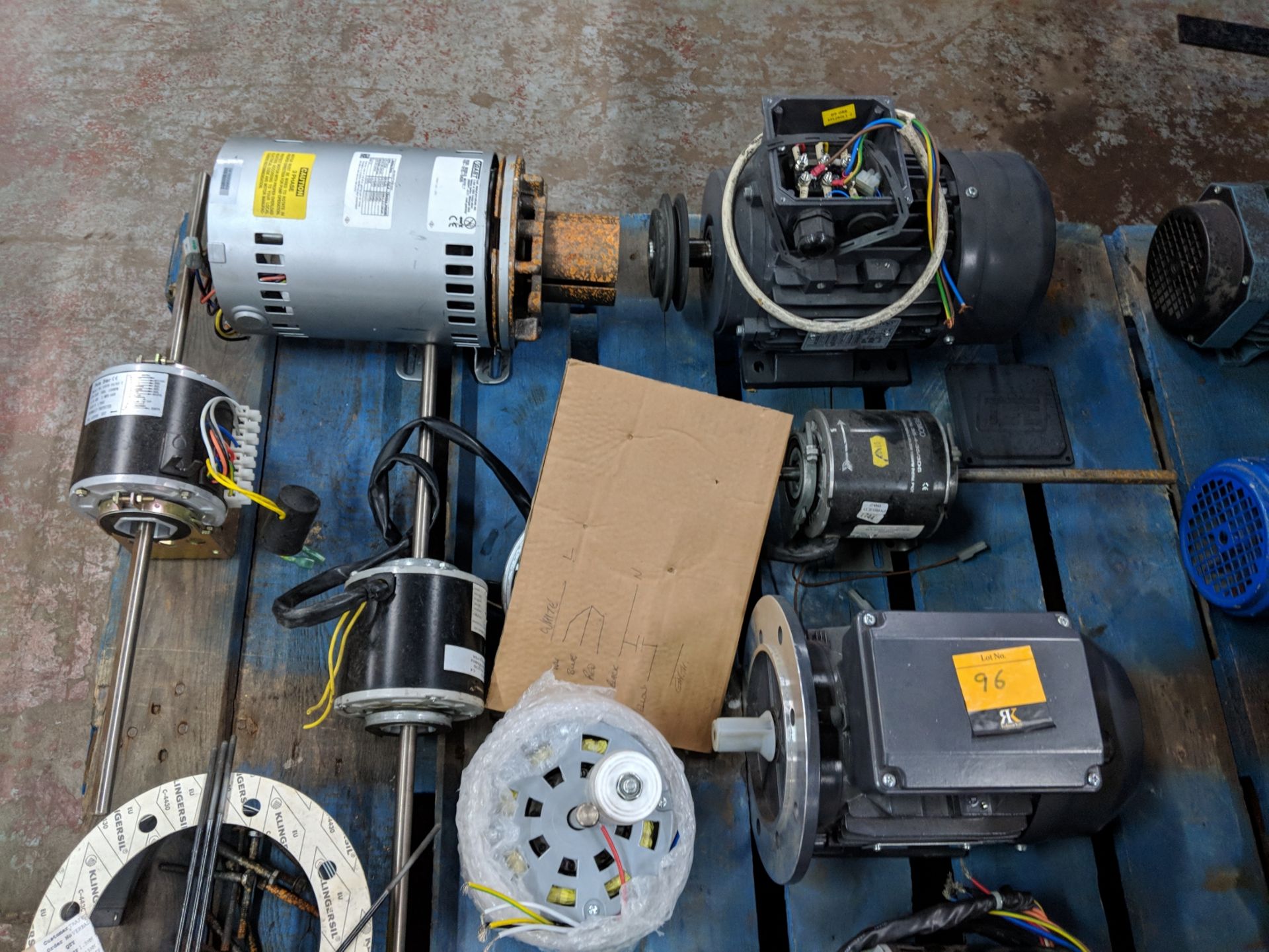 The contents of a pallet of assorted industrial motors Lots 96 - 155 consist of the total assets - Image 3 of 8