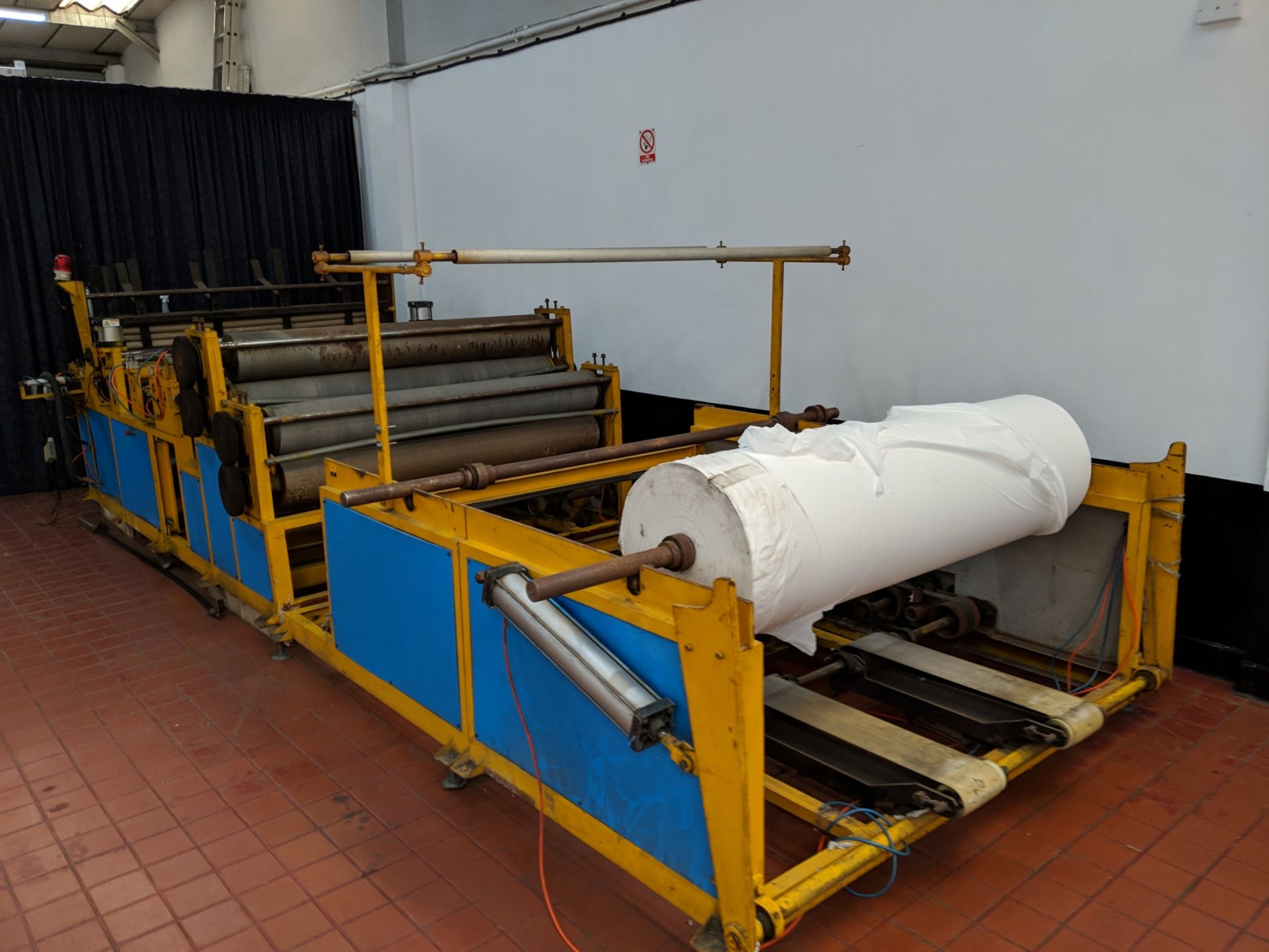 Large toilet tissue manufacturing machine comprising several modular components which as pictured - Image 17 of 19