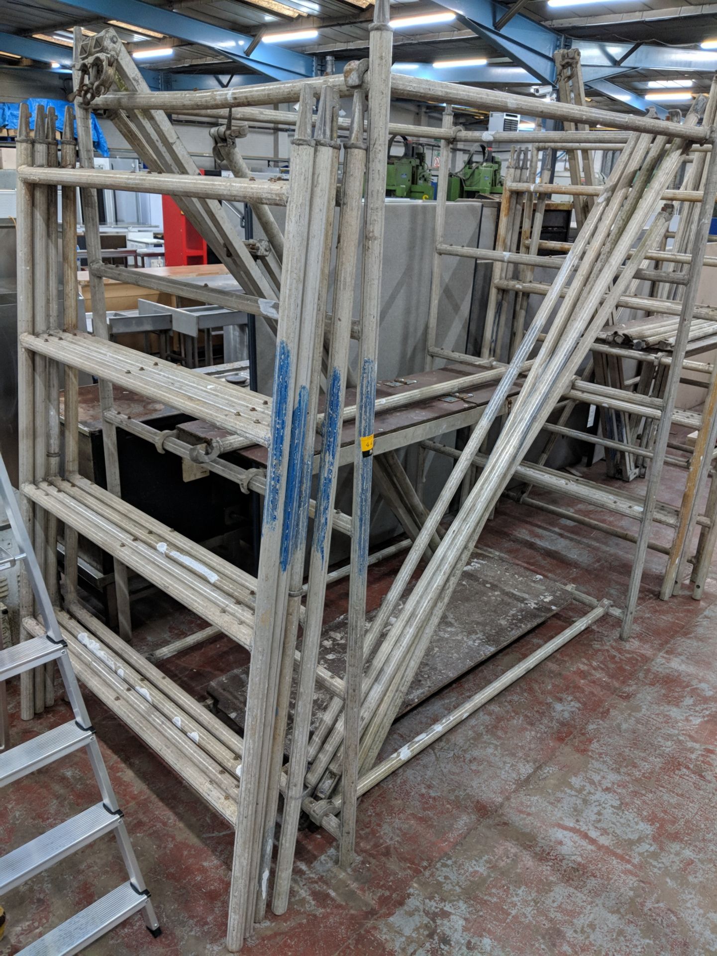 Quantity of scaffold tower comprising a total of 6 uprights each measuring approx 1300mm x 2100mm (2 - Image 2 of 5