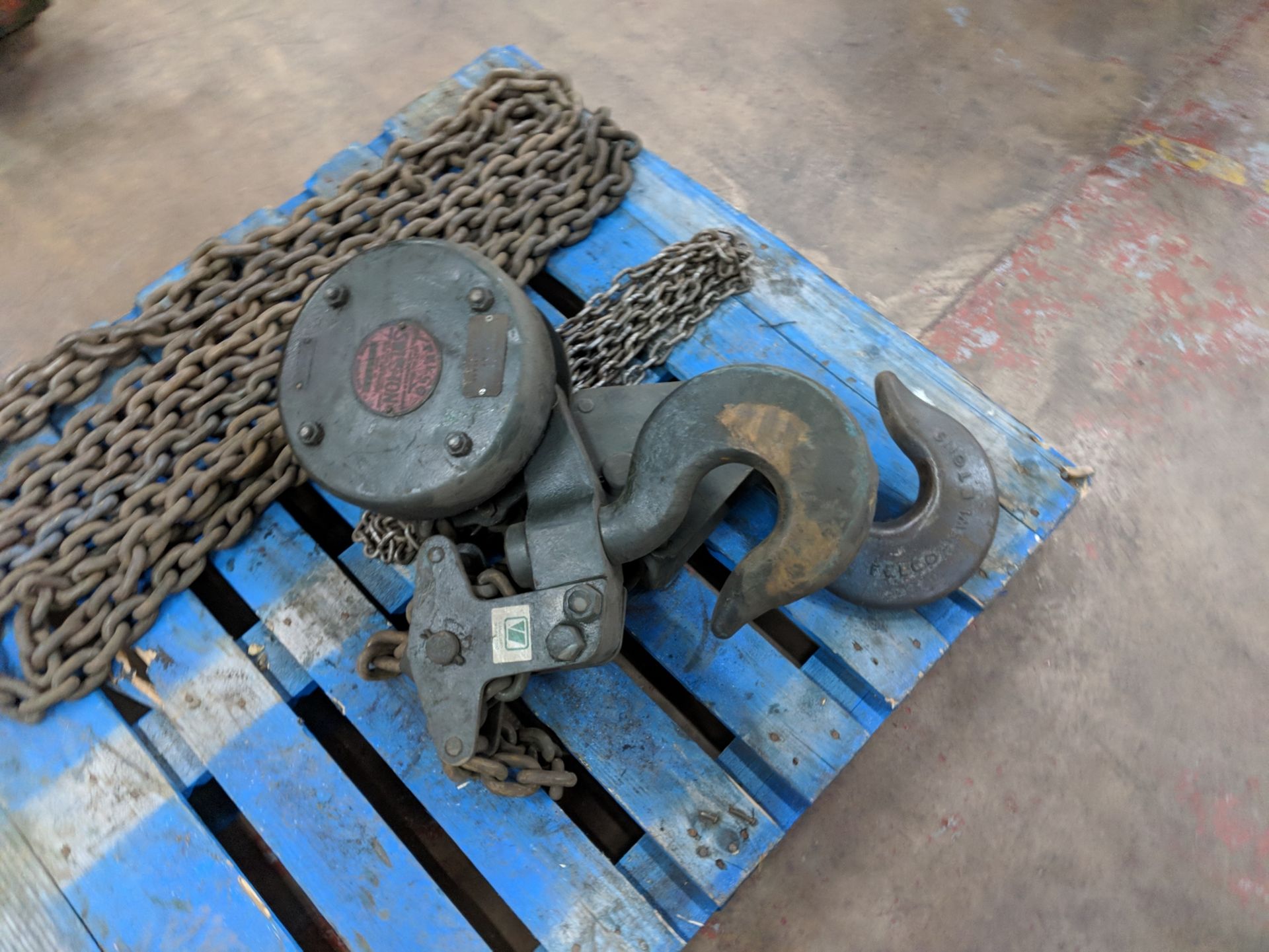 Very heavy duty lifting tackle (5 ton) comprising the contents of the palletLots 96 - 155 consist of - Image 3 of 5