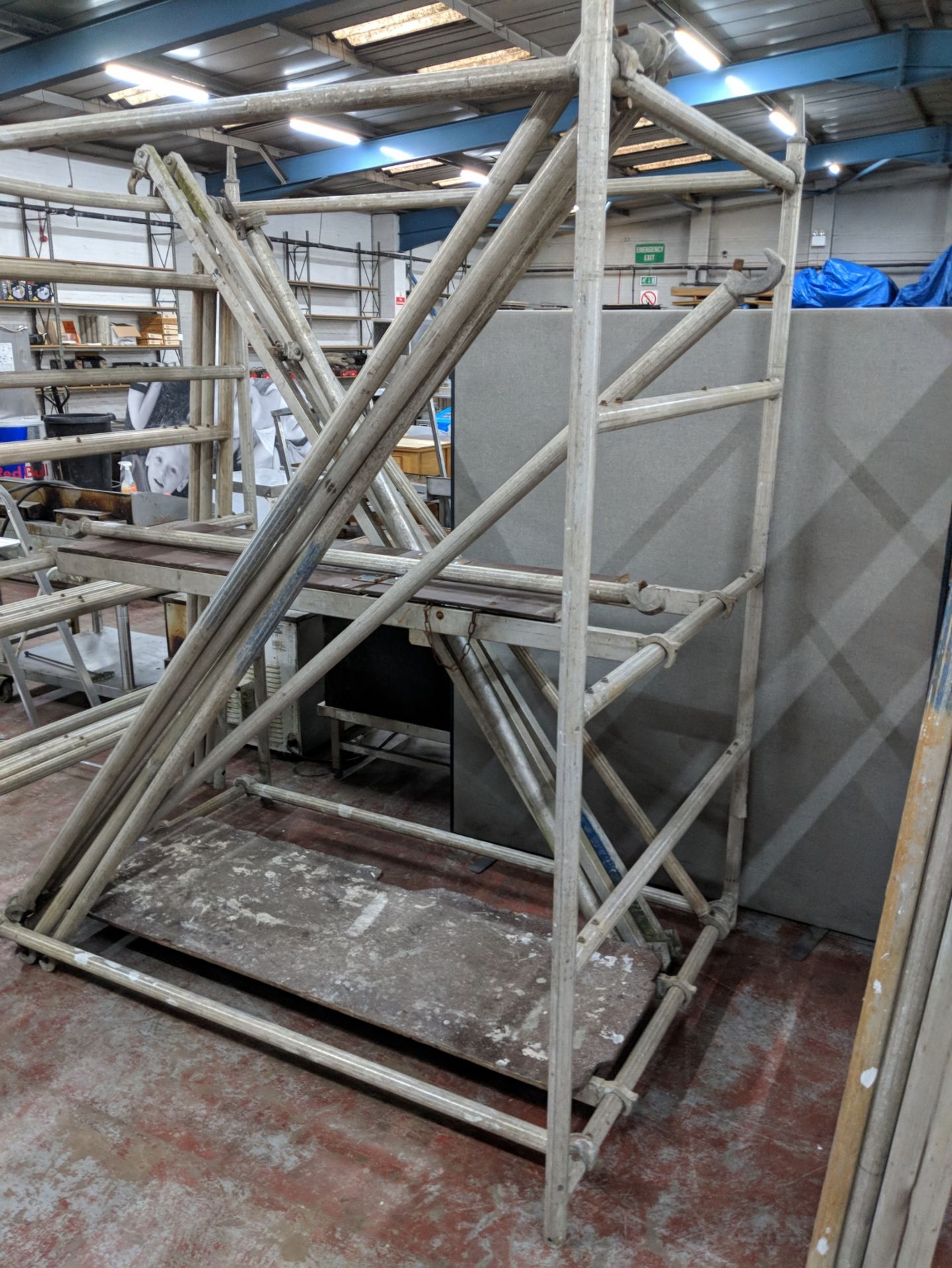 Quantity of scaffold tower comprising a total of 6 uprights each measuring approx 1300mm x 2100mm (2 - Image 4 of 5