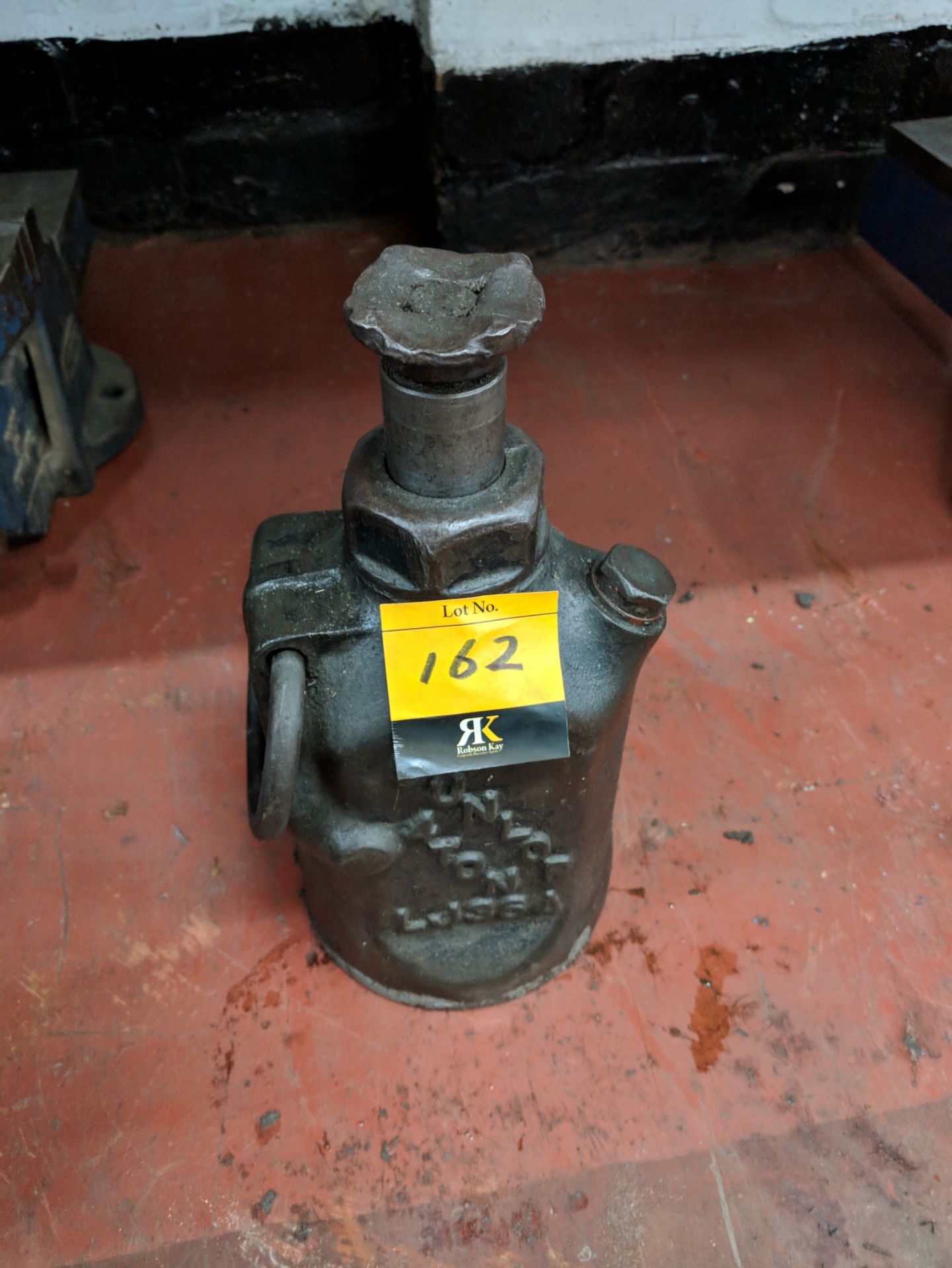 Dunlop 4 tonne bottle jack This is one of a number of lots from C & C Engineering (Nelson) Ltd -