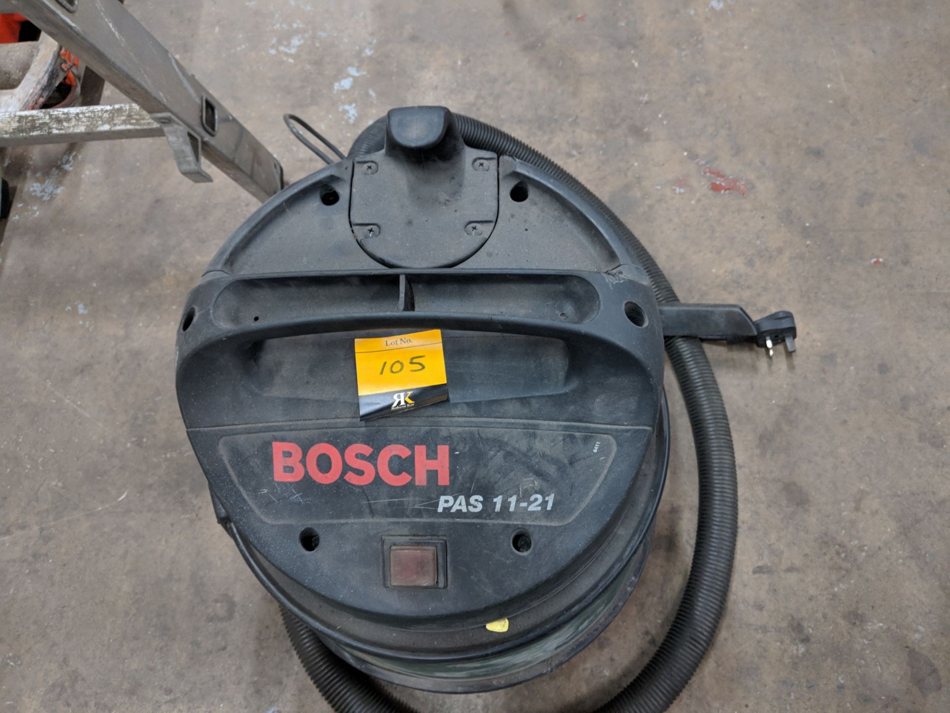 Bosch model PAS11-21 industrial vacuum cleanerLots 96 - 155 consist of the total assets from an - Image 3 of 3