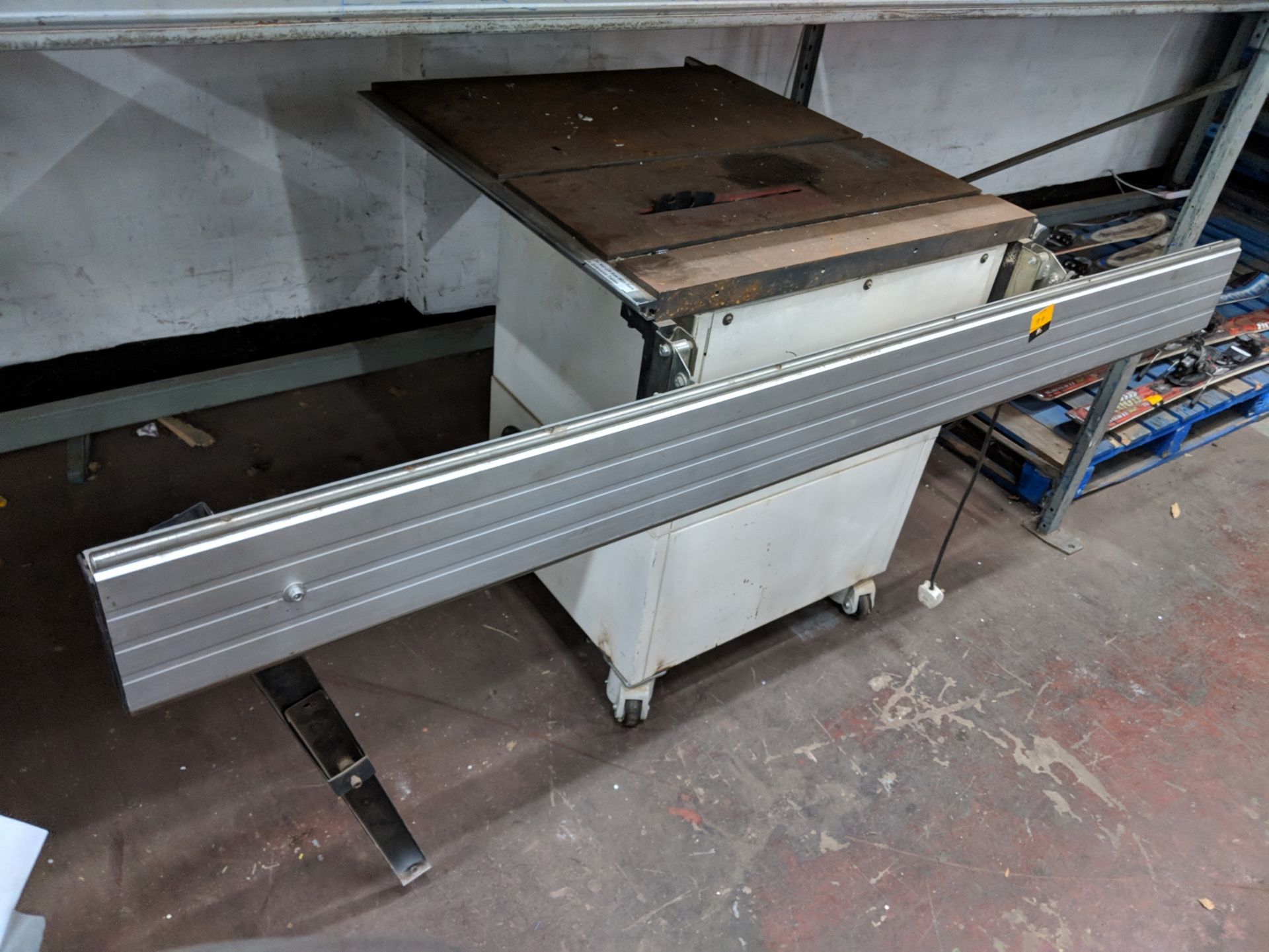 10" table saw MJ2325C IMPORTANT: Please remember goods successfully bid upon must be paid for and - Image 7 of 7