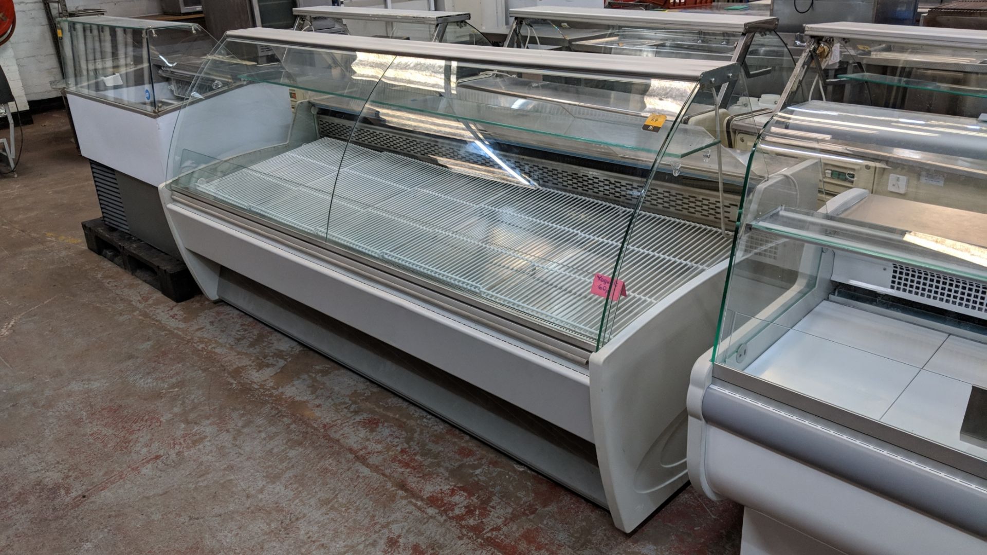 Frilixa Maxime large refrigerated serve over counter circa 2500mm long IMPORTANT: Please remember - Bild 4 aus 14