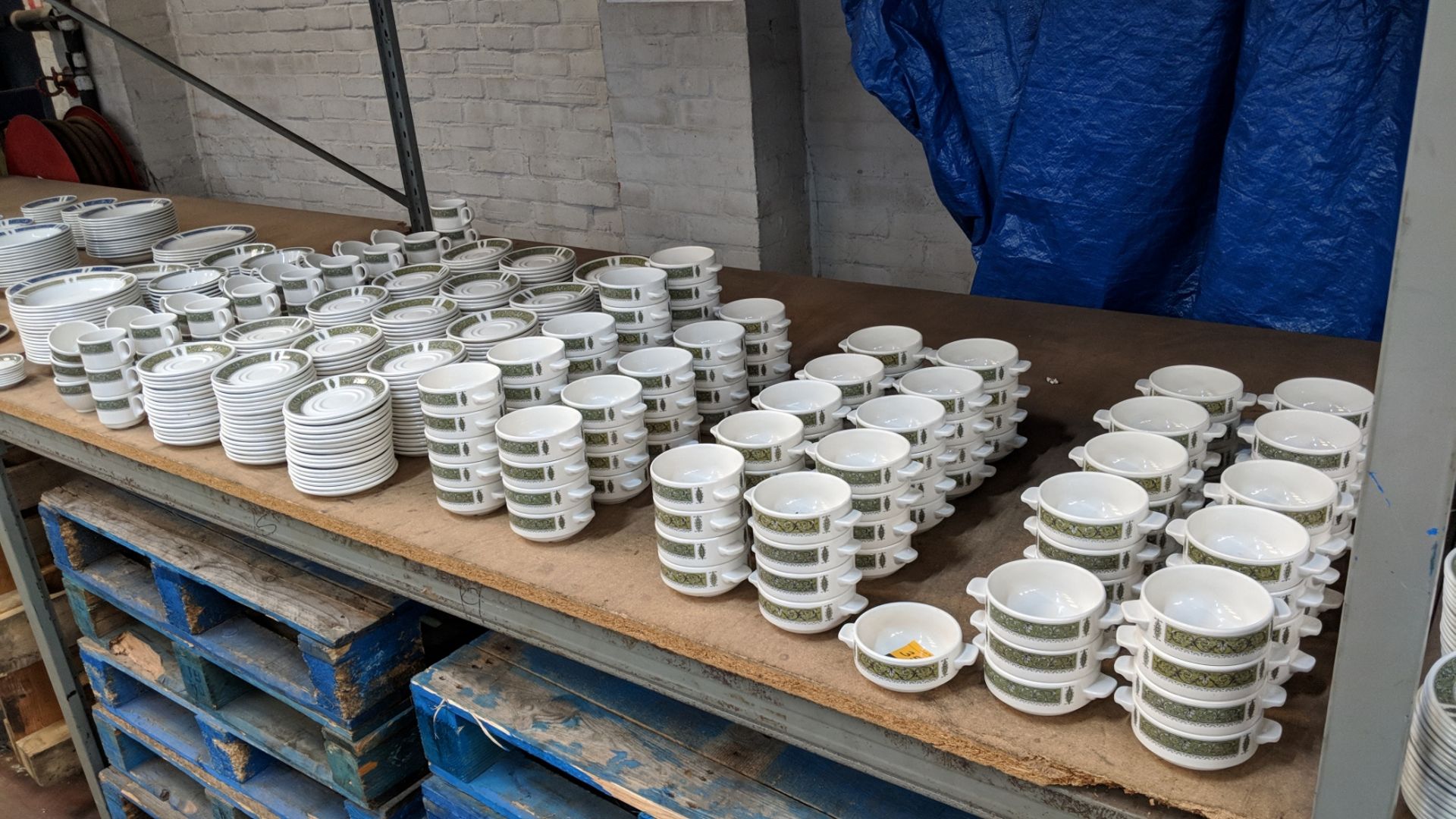 Contents of a bay of Steelite crockery comprising approx. 480 pieces in total, made up of soup