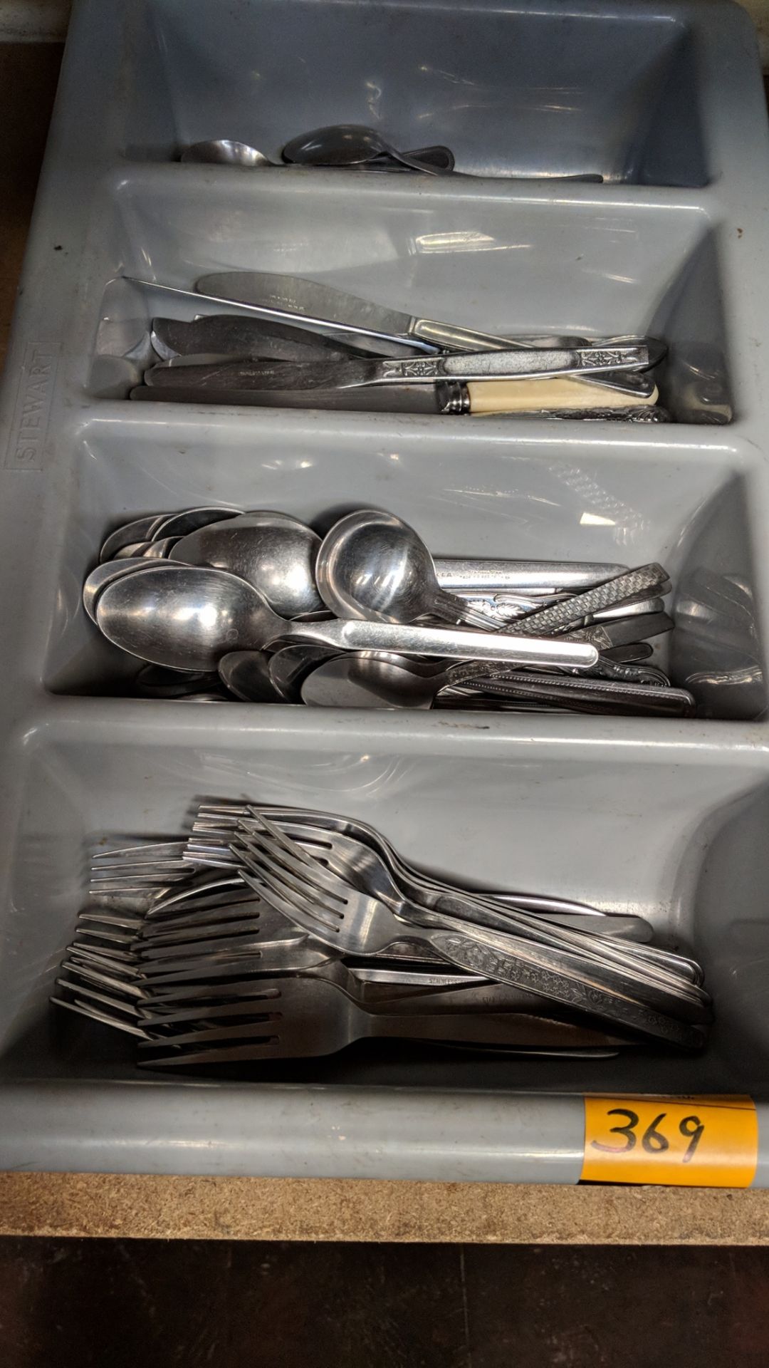 3 cutlery trays and their contents containing a wide variety of cutlery IMPORTANT: Please remember - Image 2 of 4