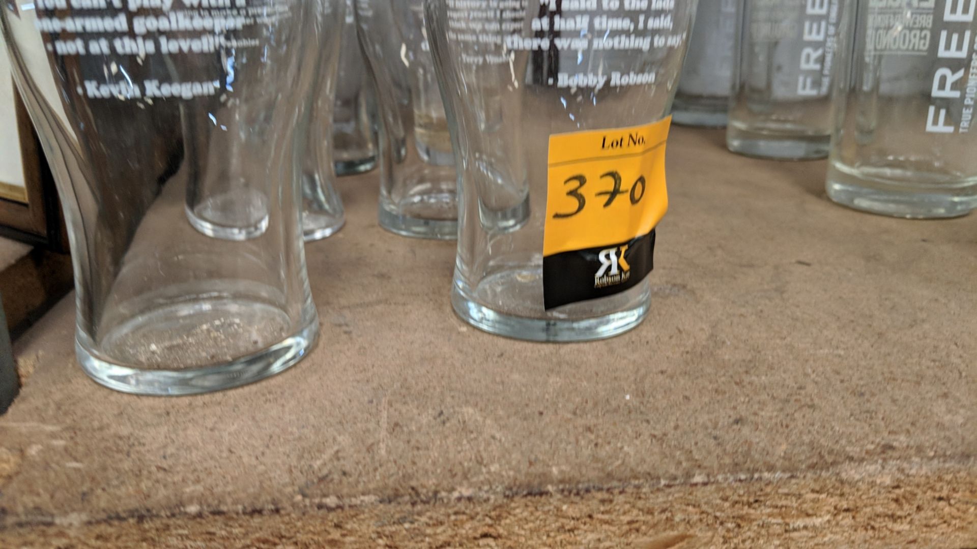 Quantity of beer glasses and similar plus small quantity of glass shades IMPORTANT: Please - Image 6 of 6