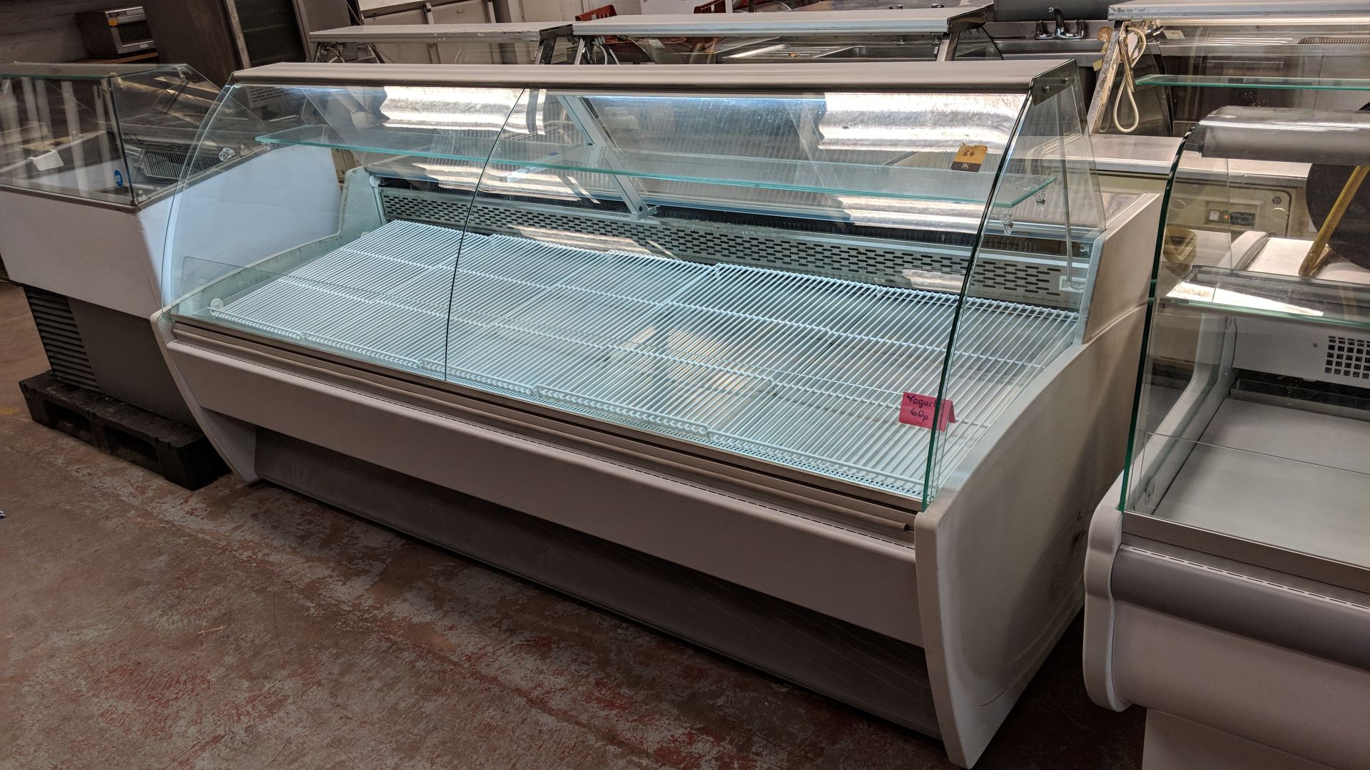 Frilixa Maxime large refrigerated serve over counter circa 2500mm long IMPORTANT: Please remember