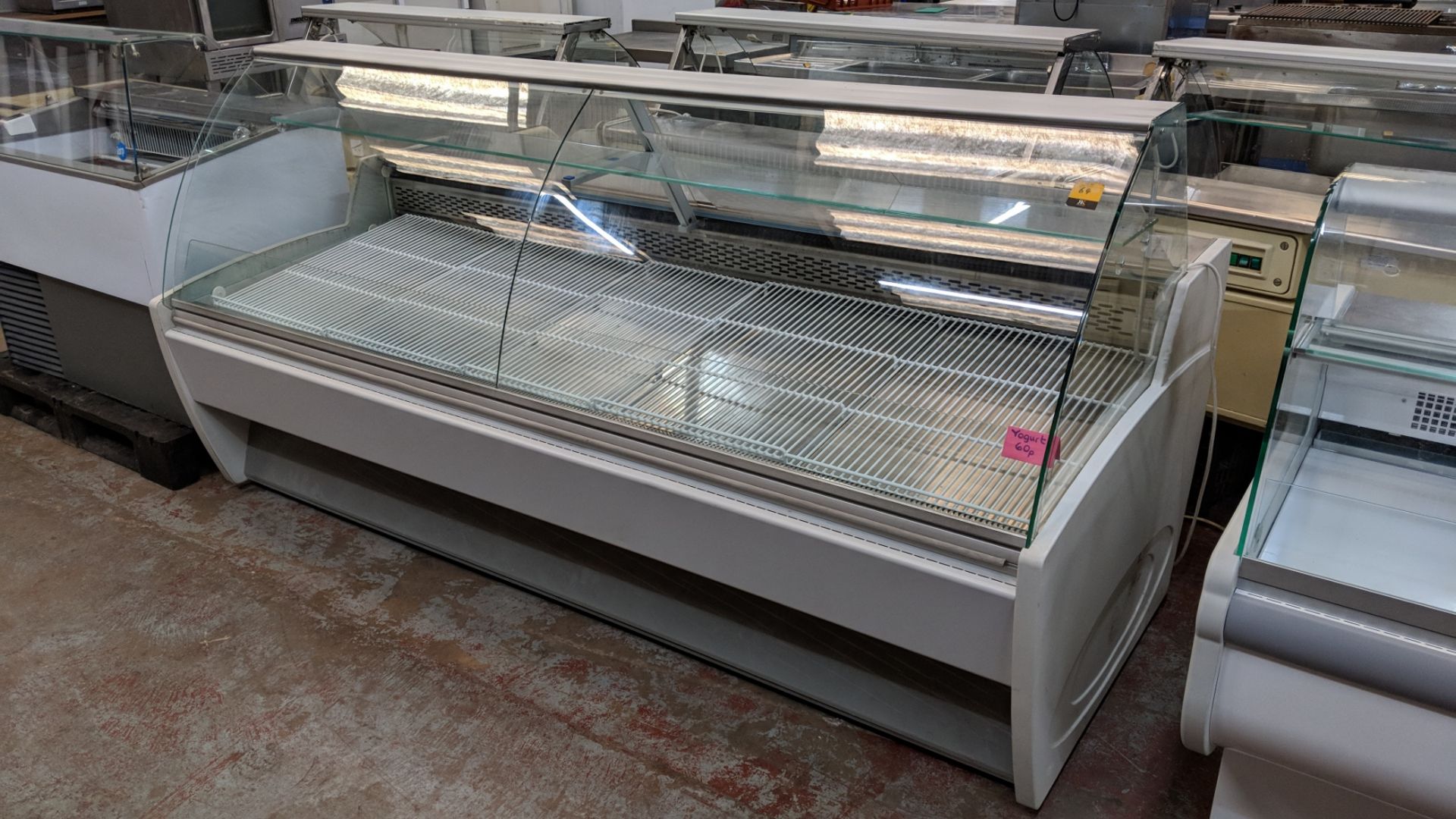 Frilixa Maxime large refrigerated serve over counter circa 2500mm long IMPORTANT: Please remember - Bild 5 aus 14