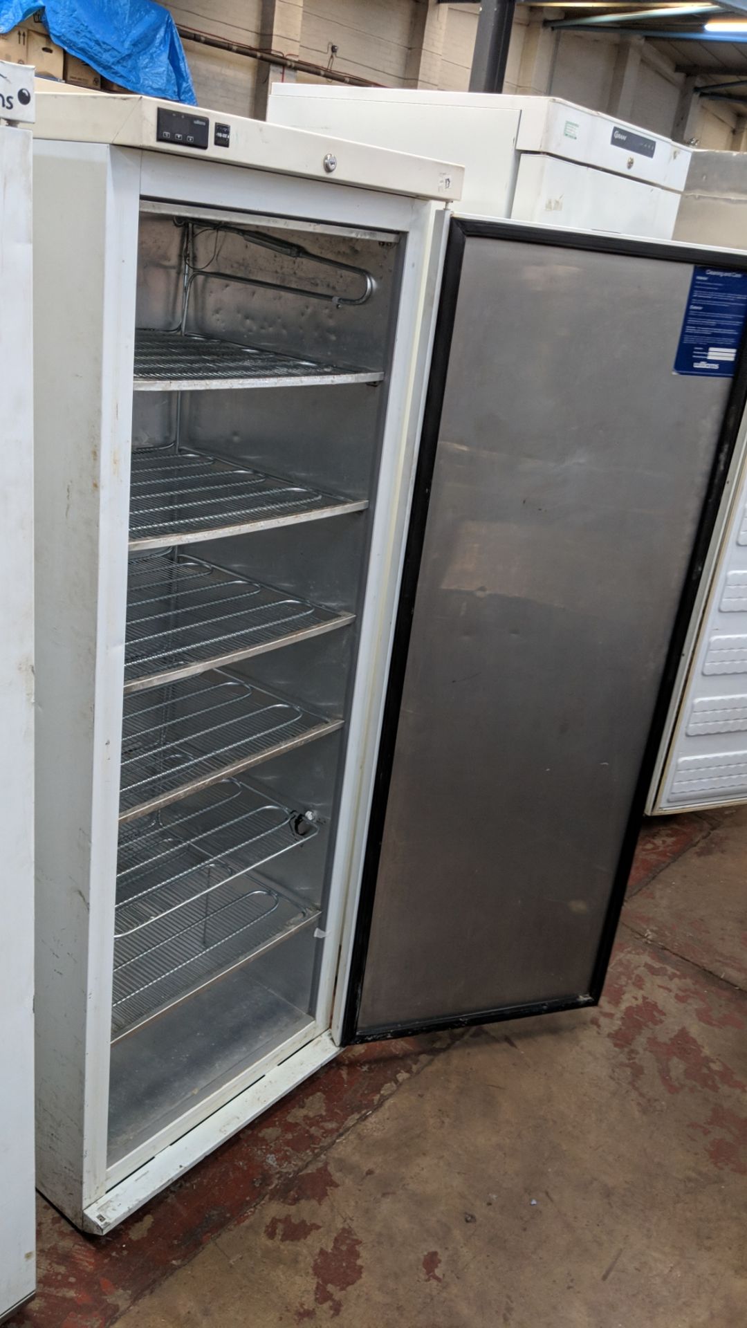Williams tall white freezer, model LA400WA IMPORTANT: Please remember goods successfully bid upon - Bild 2 aus 3