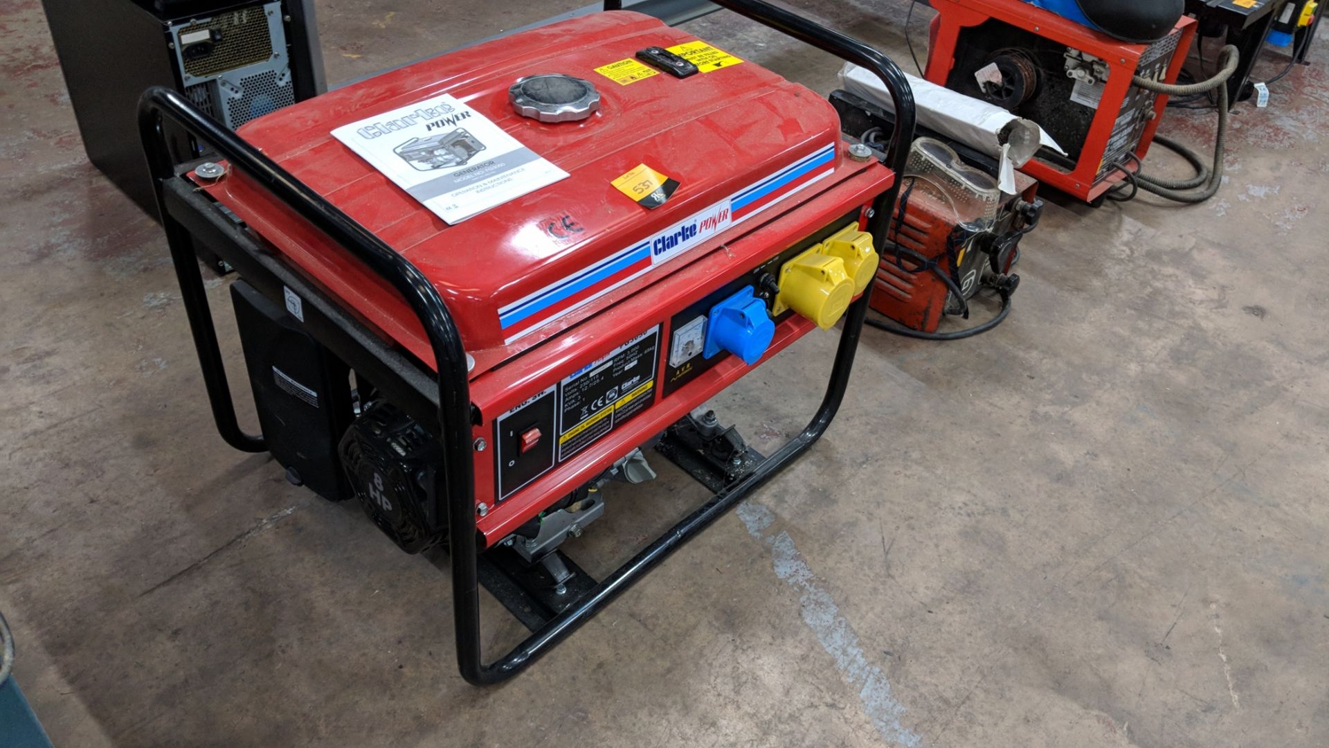 Clarke power generator model FG3050 Please note that this auction is linked to the LED lighting sale - Image 2 of 5