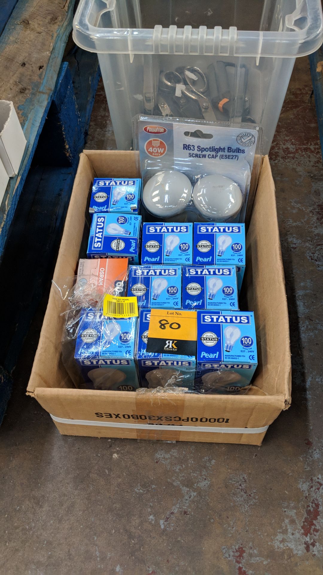 Box of light bulbs IMPORTANT: Please remember goods successfully bid upon must be paid for and